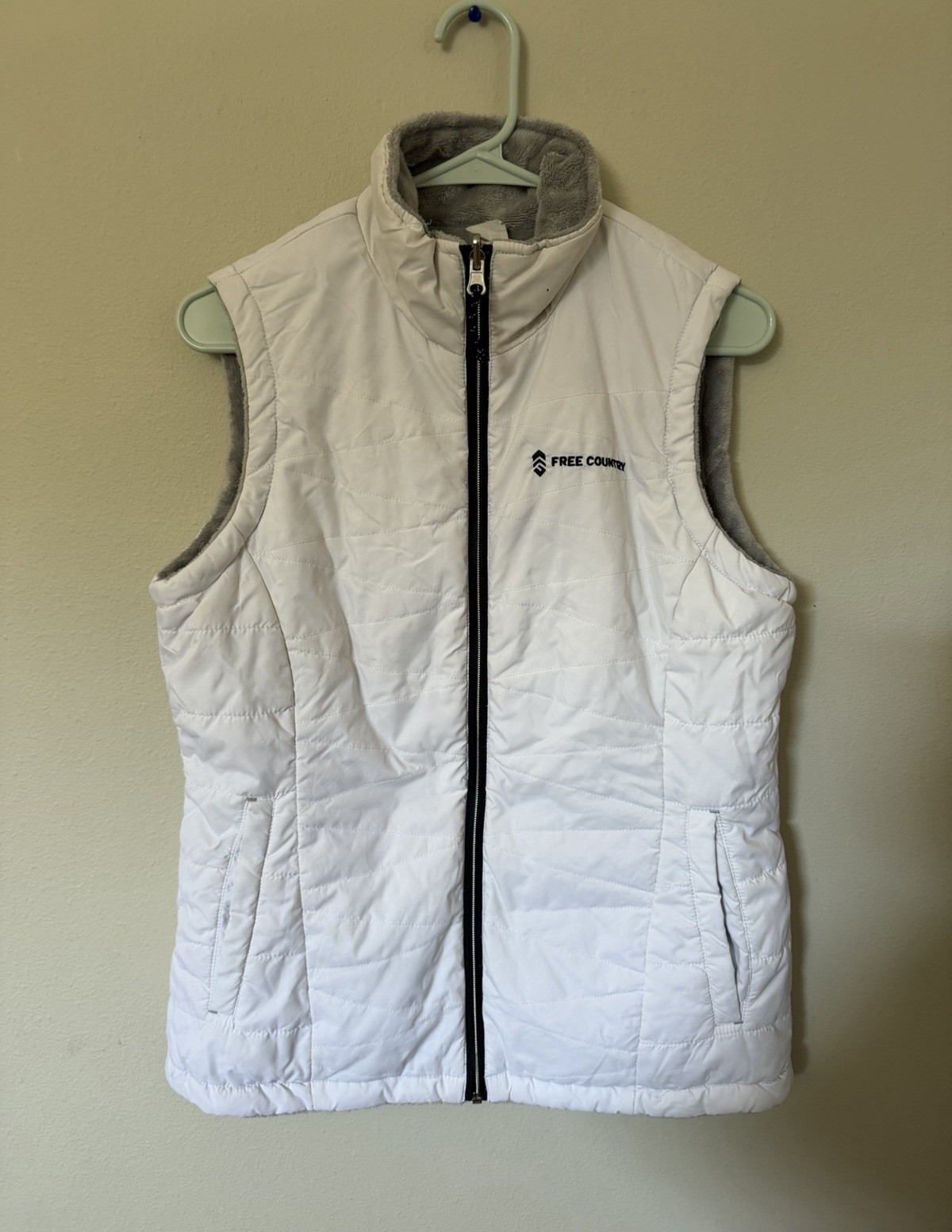 Free Country Women’s Reversible Quilted Full Zip Vest White/Gray Size S
