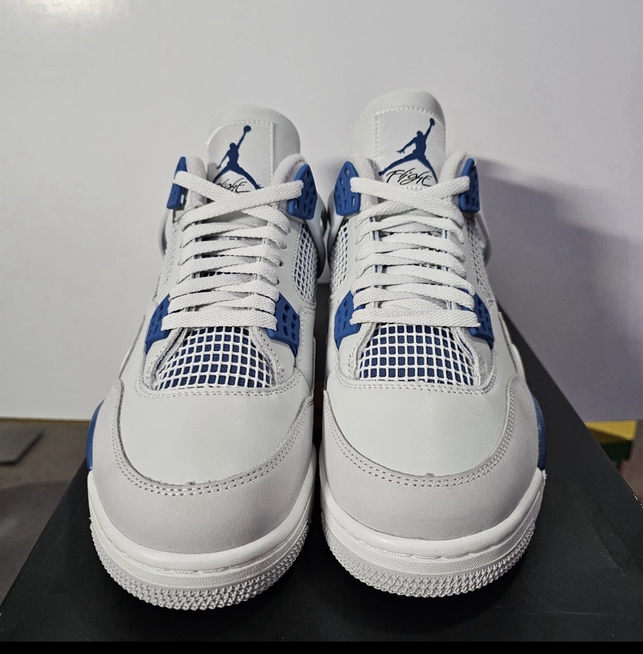 Deadstock Jordan 4 “Military Blue” FV5029-141 Men’s Size 9 New In Box