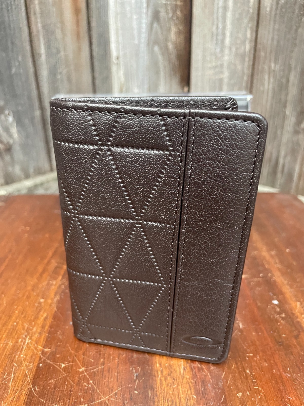 Brand New Oakley Leather Slim Wallet Earth Brown Bi-Fold Money Clip