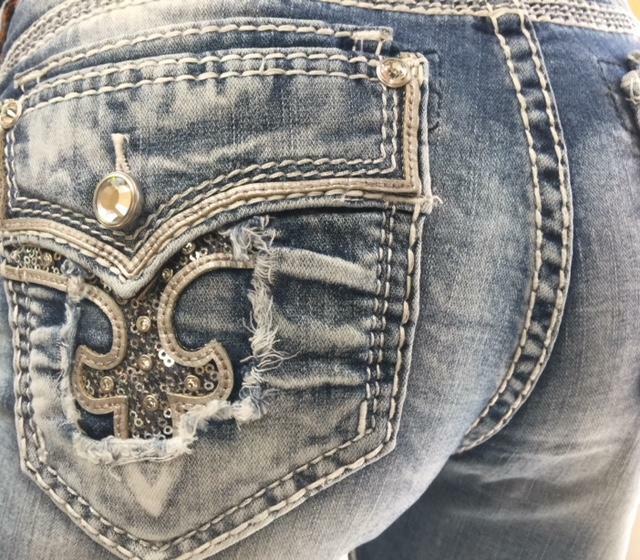 Rock Revival EASY Crop Jean Capris Yara Light Wash Mid Rise Sizes 25 to 34, $154