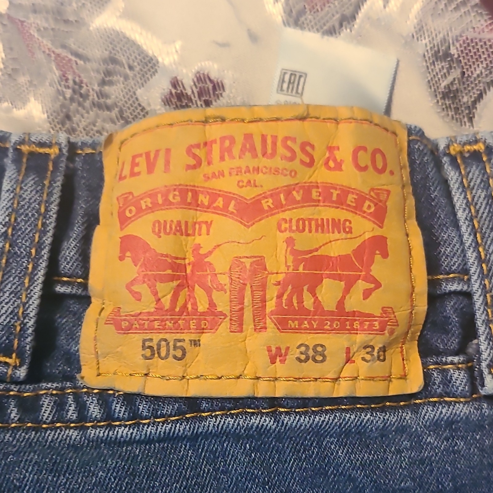 Levi’s 505 500 Series Men’s Blue Medium Wash Straight Fit 5-Pocket Jeans