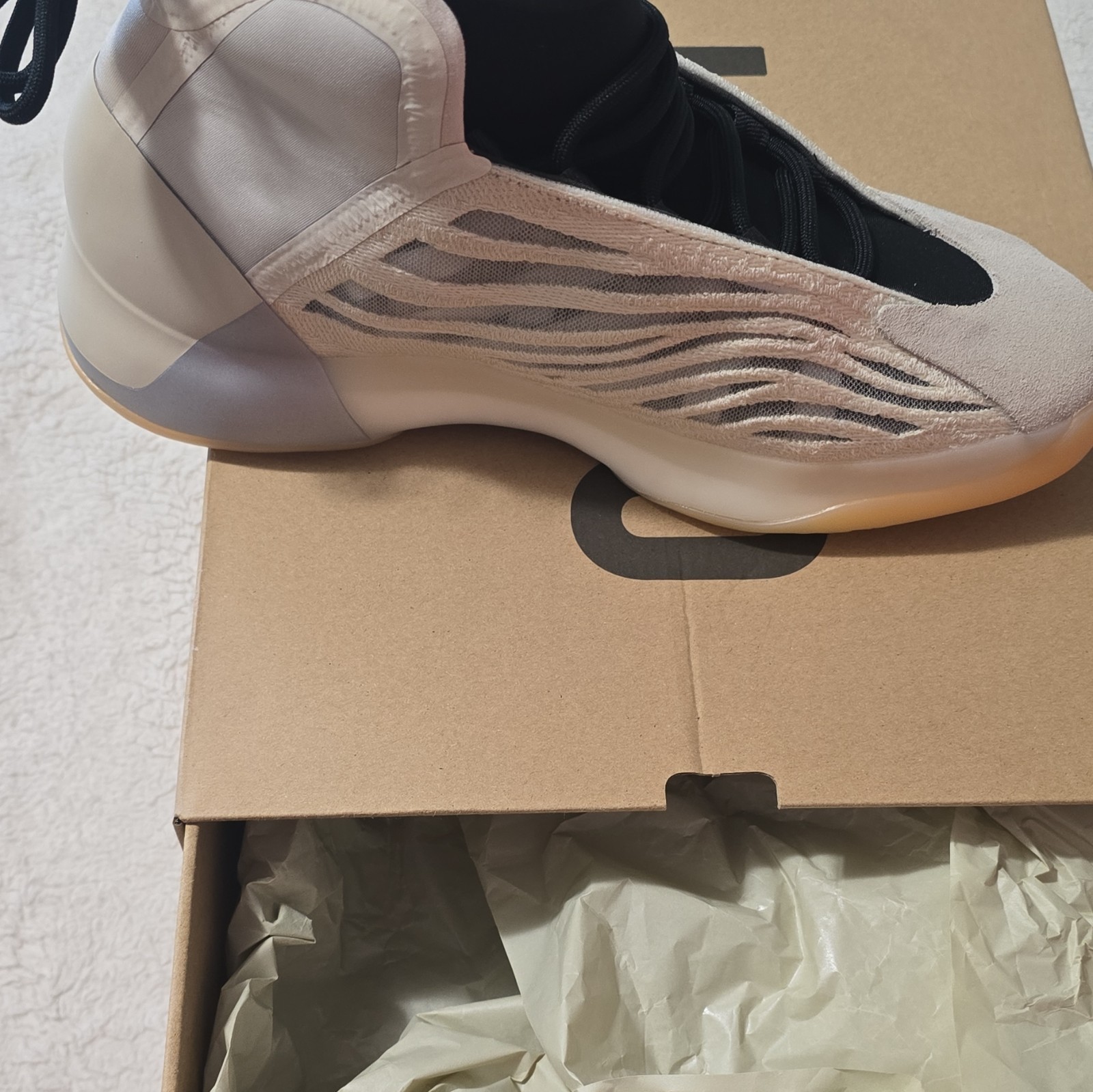 adidas Yeezy QNTM Mist Slate HQ2085 High Top Basketball Neoprene Upper