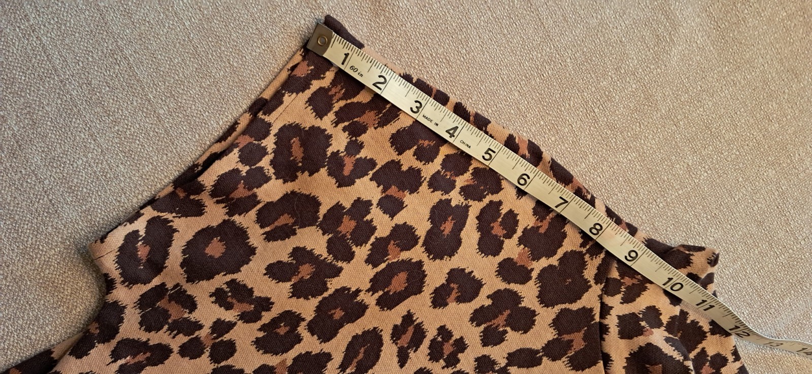 Ann Taylor Leopard Print Mock Neck Top Horsebit Gold Chain Medium M Excellent