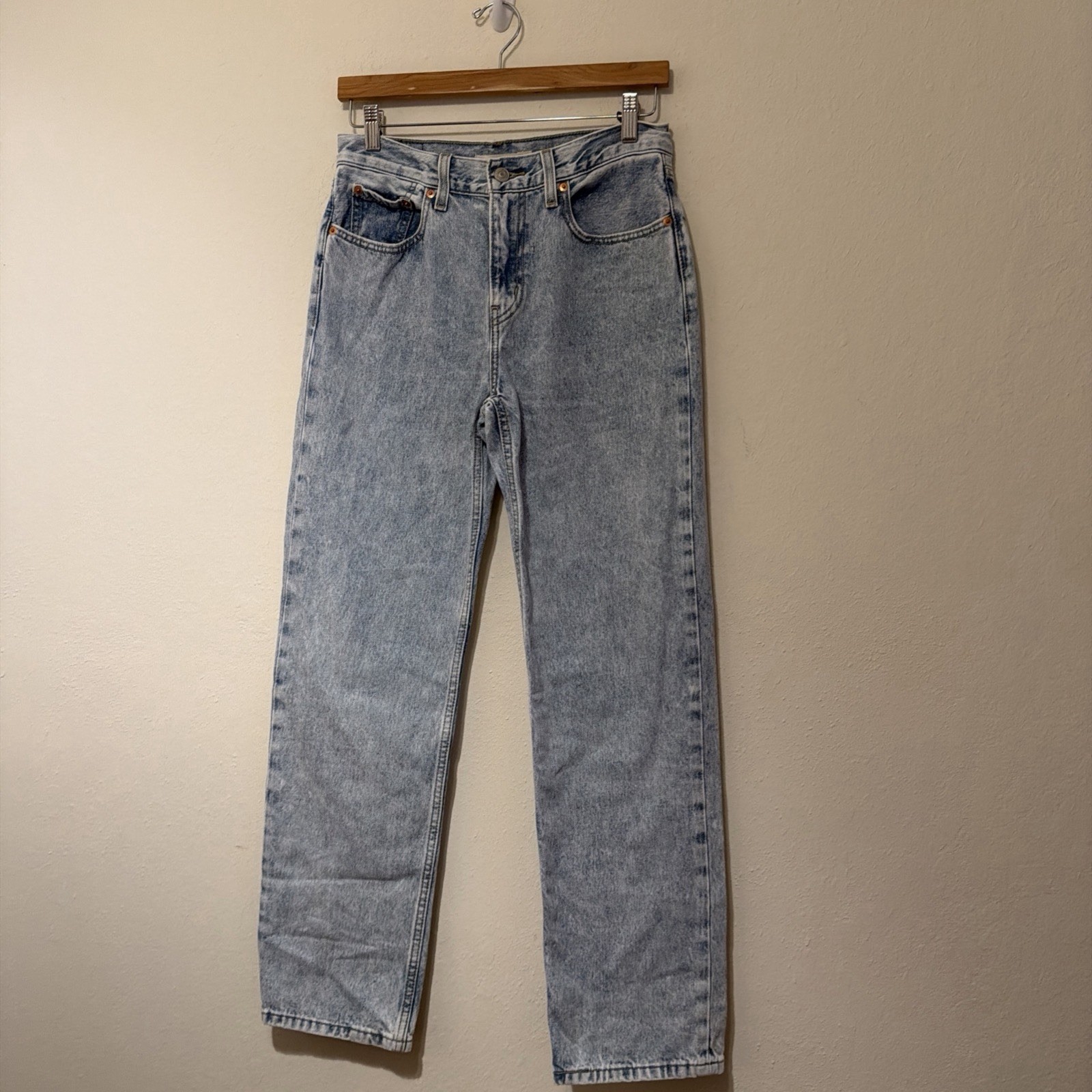 Levi’s Women’s Low Pro Straight Leg Jeans Size 27 Light Wash Denim W29.5, L29
