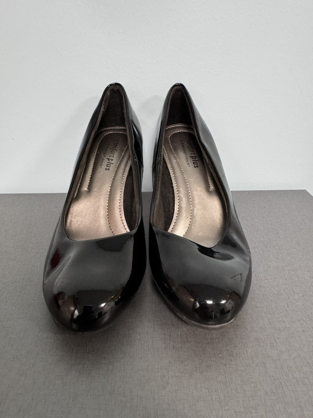 Comfort Plus by Predictions Black Patent Mid Heel Pumps Size 5.5