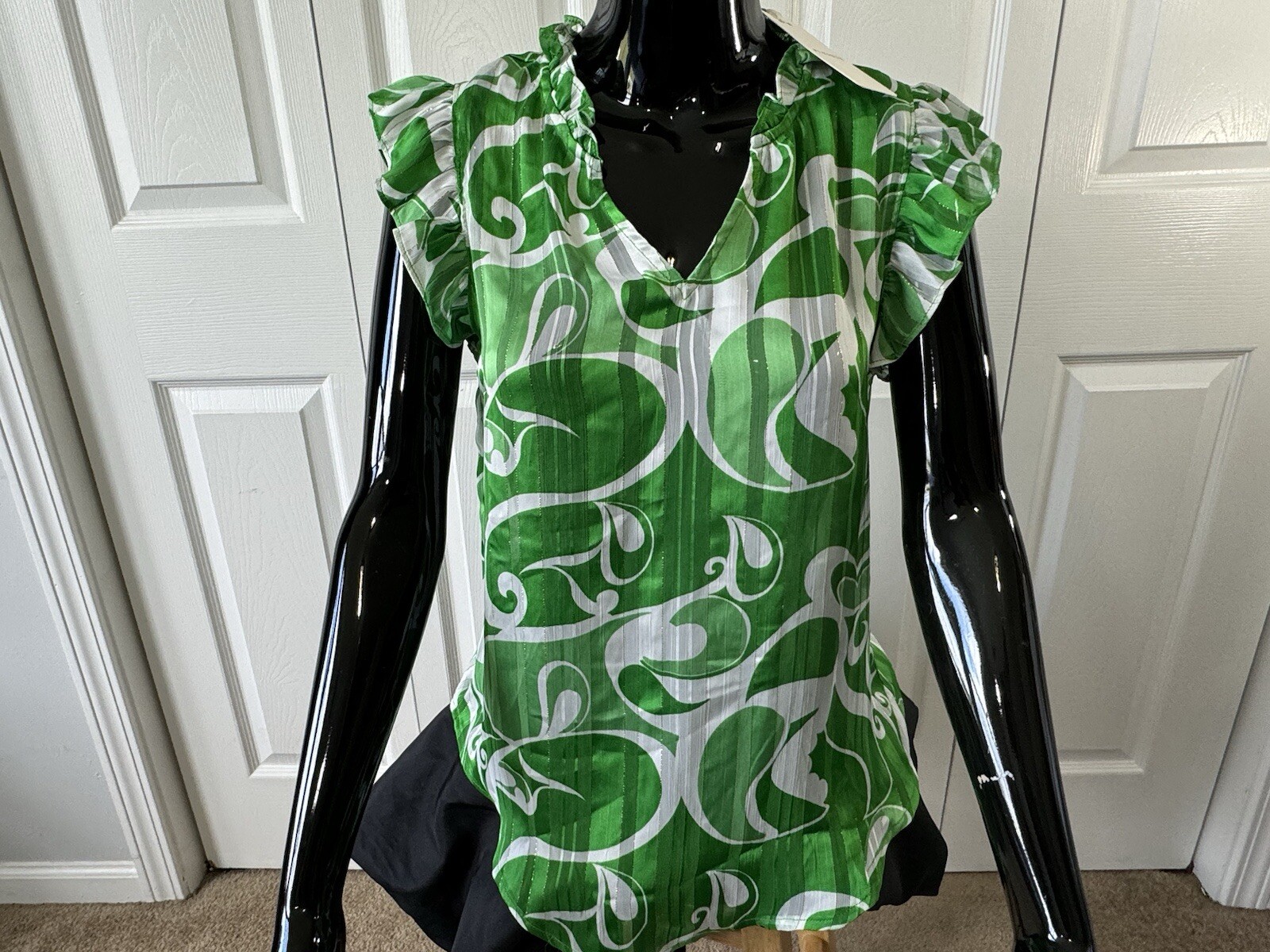 ✅Pleione Blouse ✅Ruffle Sleeve Top ✅ Small ✅Green And White ✅Gold Pinstripe ✅NEW