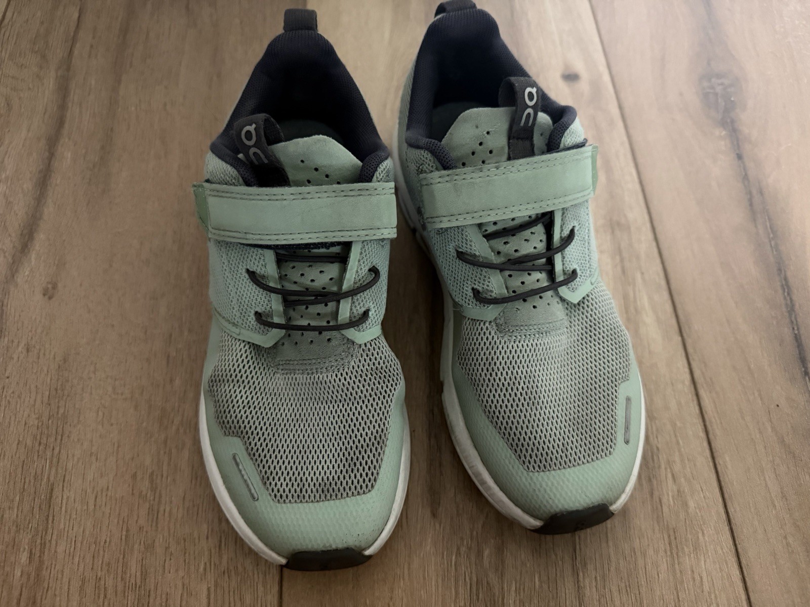 On Cloud Play Unisex Kids Running Shoes Sneakers Size K2/EU33.5 Sage Green