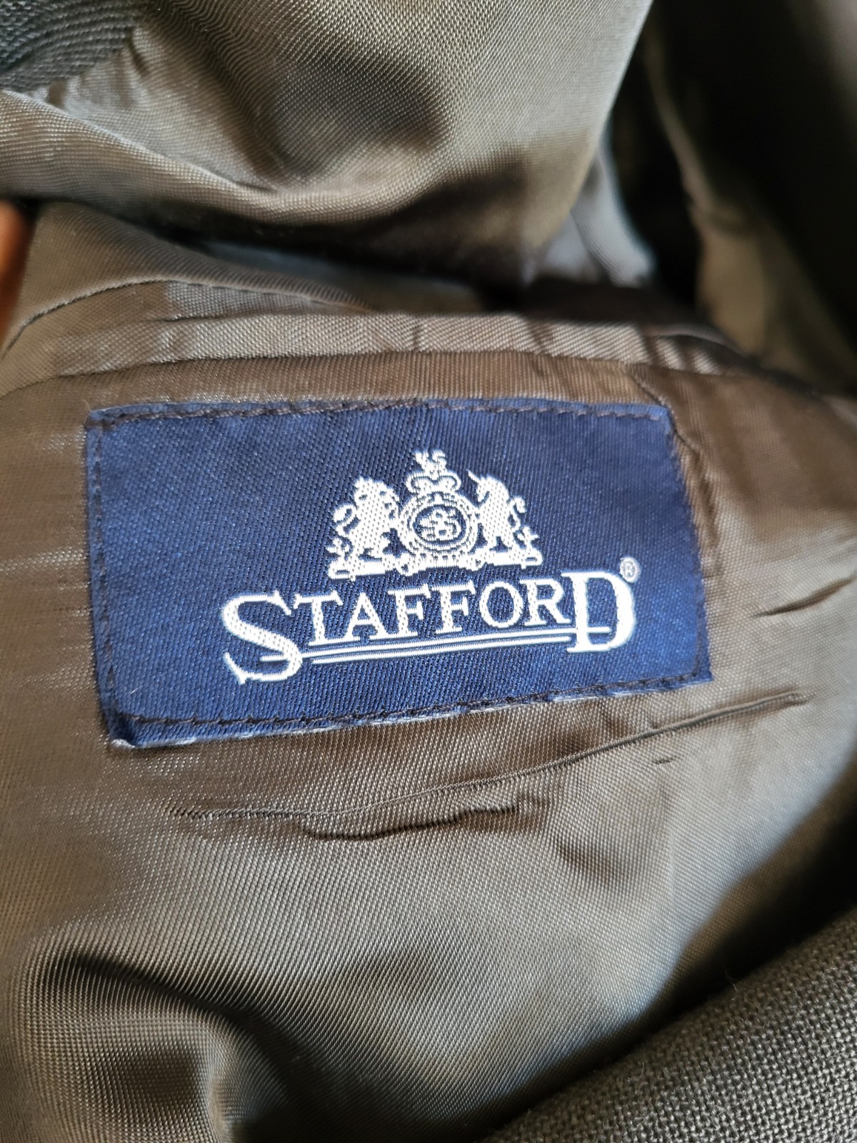 Stafford Grey blazer. Polyester/worsted Wool. Size 44L