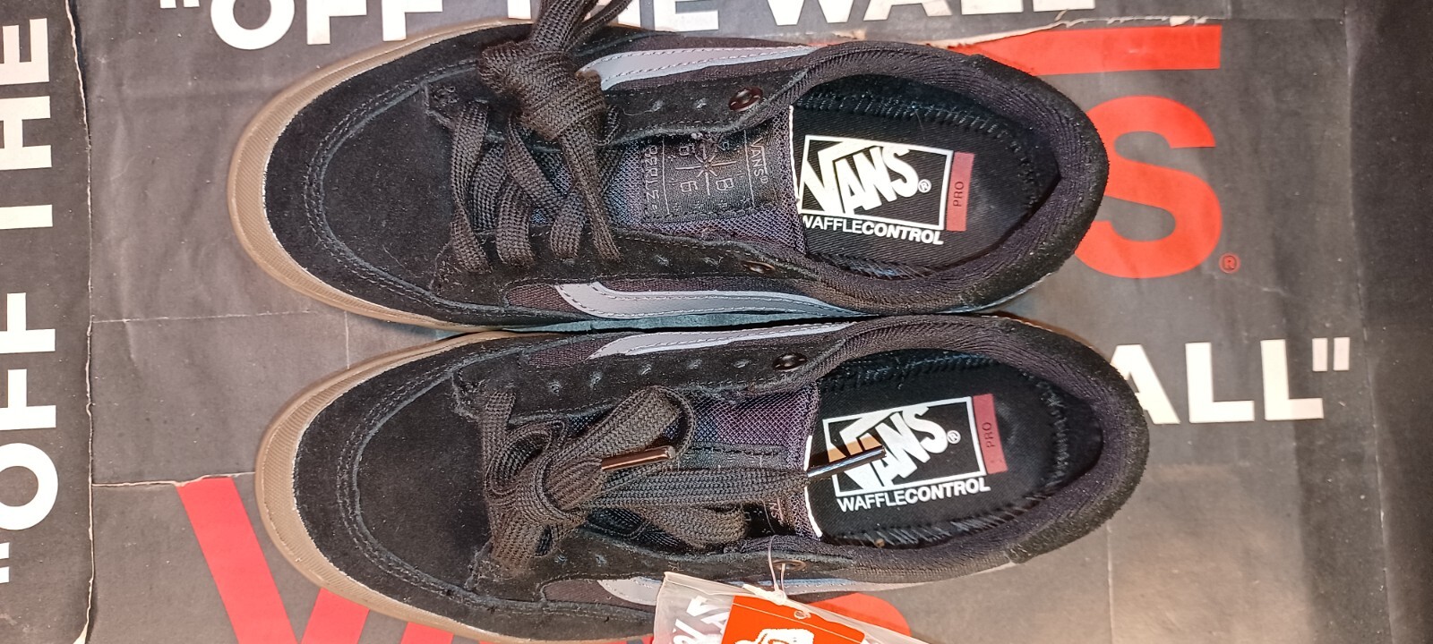 Vans Berle Pro Black/Gum White Men’s 6.5/Women’s 8 Extra Laces [VN0A2XSGB9M]