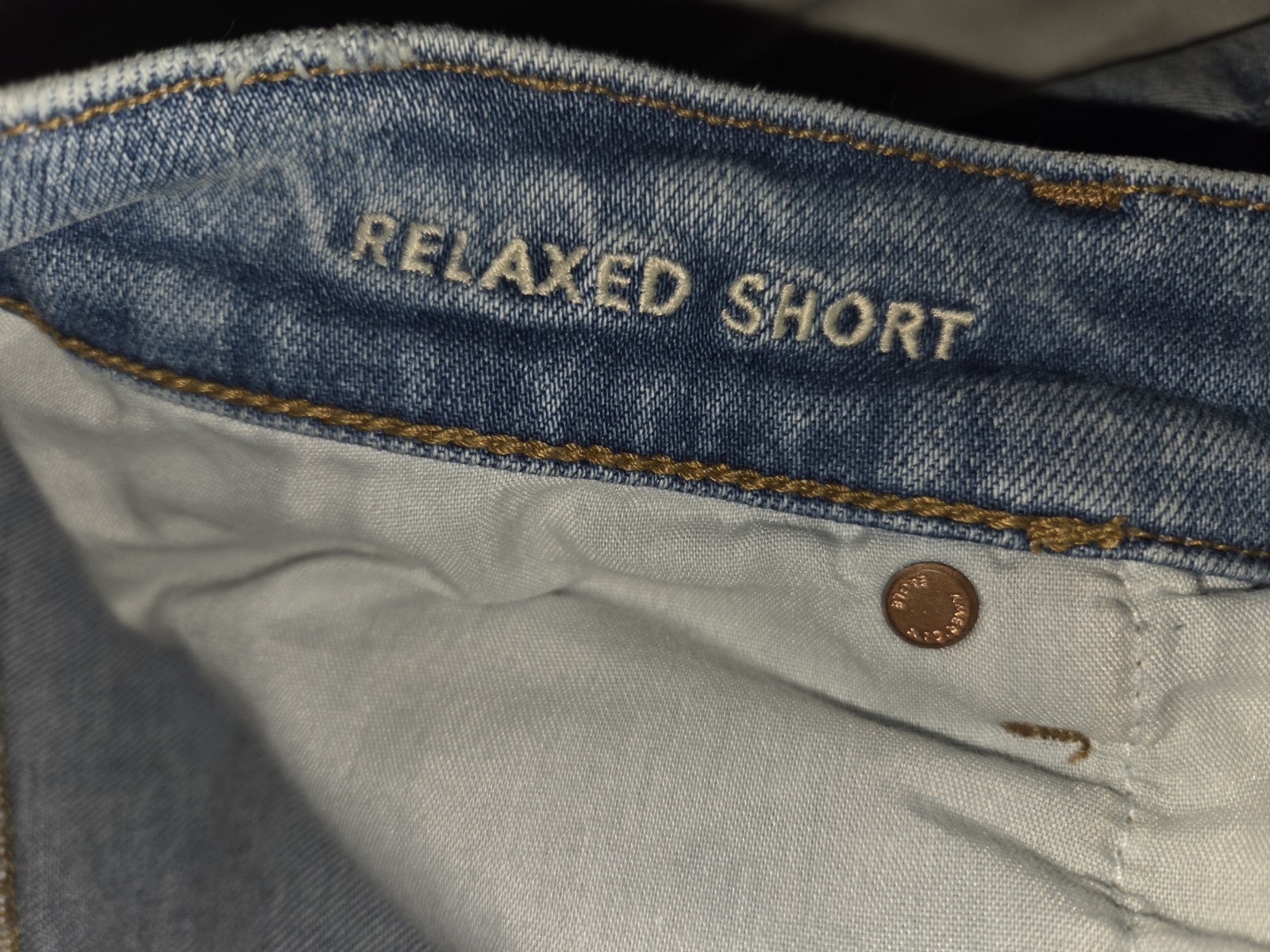 American Eagle Relaxed Short Womens 12 Light Wash Distressed Denim Cutoff Shorts