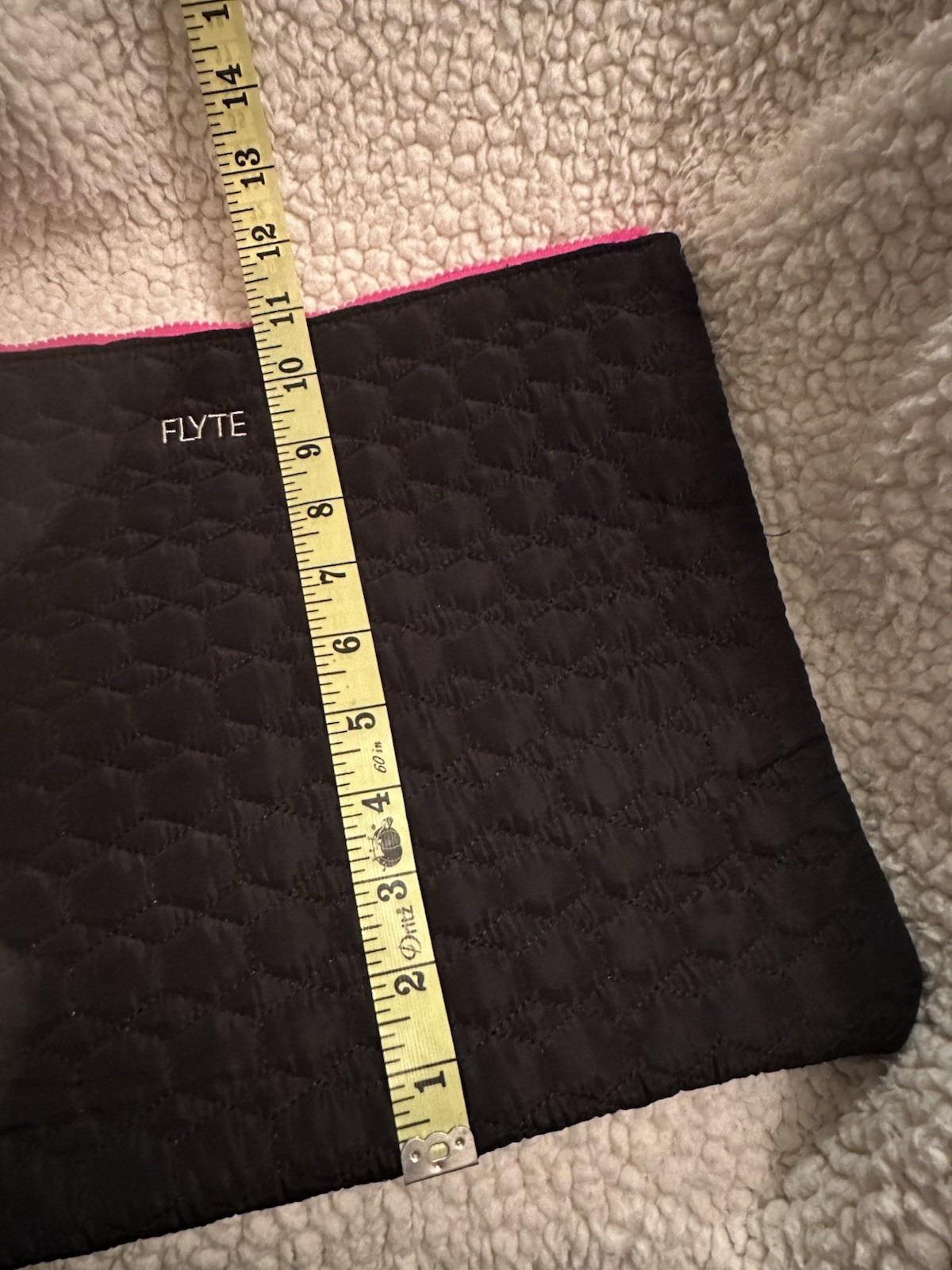 FLYTE Quilted Computer Bag Black Pink Lining Zipper 14 1/4 in x 11 in