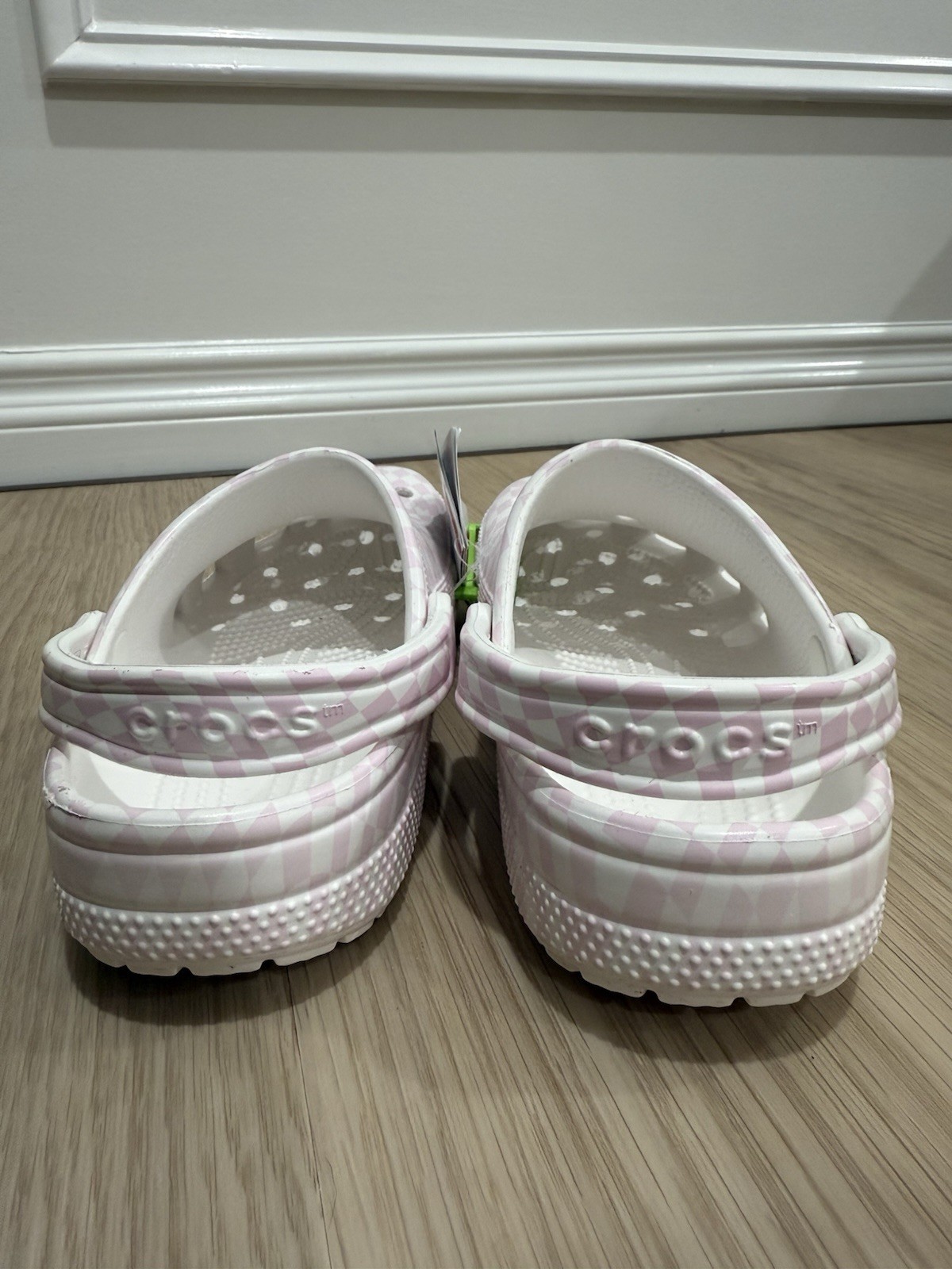 Crocs Warped Checker. Size m7/W9. Unisex Style