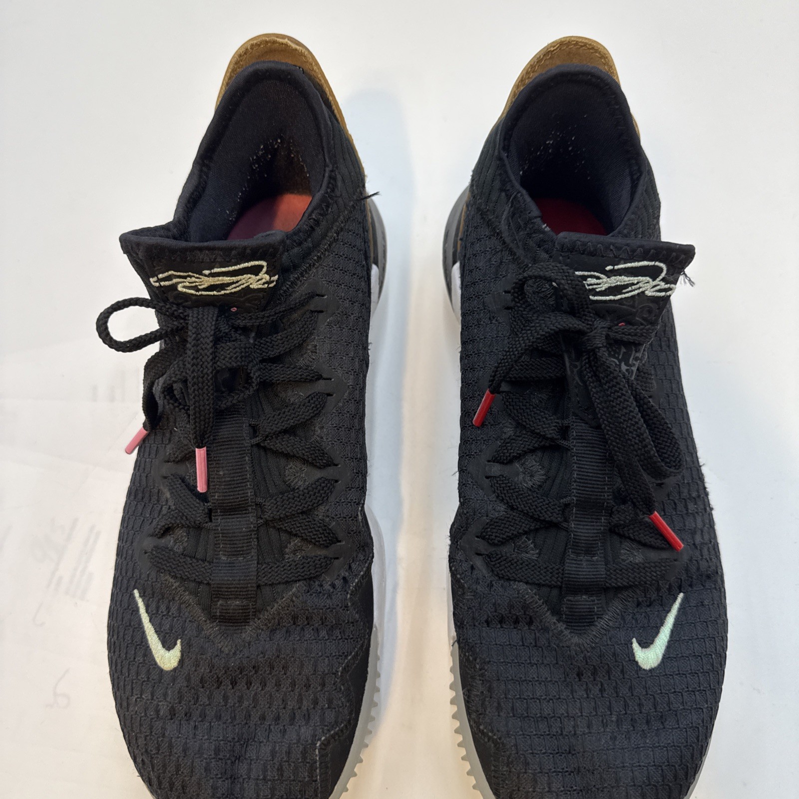 Nike LeBron James 16 Low ‘Soundtrack’ Sneakers Black C12668-001 MENS SIZE 9.5