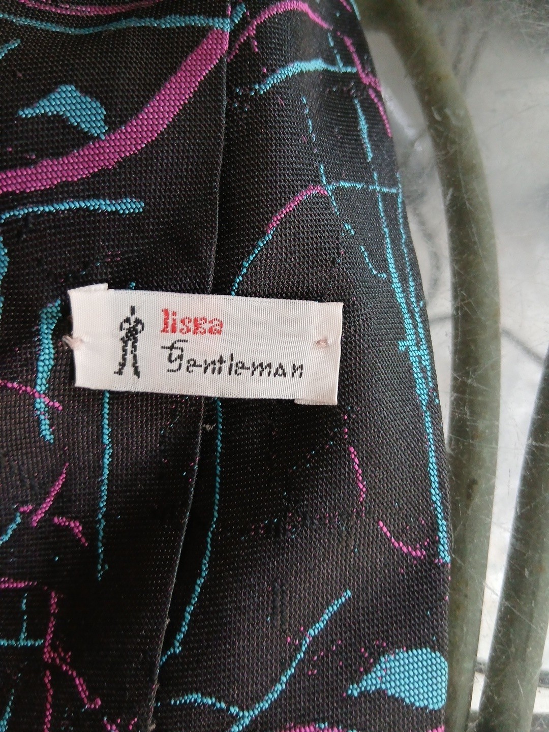 Vintage Lisea Ge-ntie-man Tie & Handkerchief Color Black, Blue & Purple