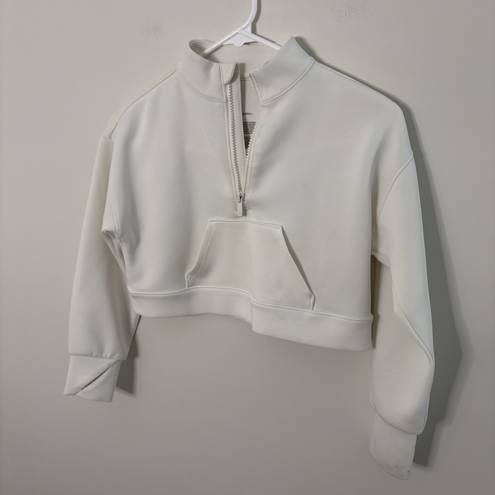 All In Motion Girls Small 6/7 White Long Sleeve Cropped Sweatshirt Stains D6