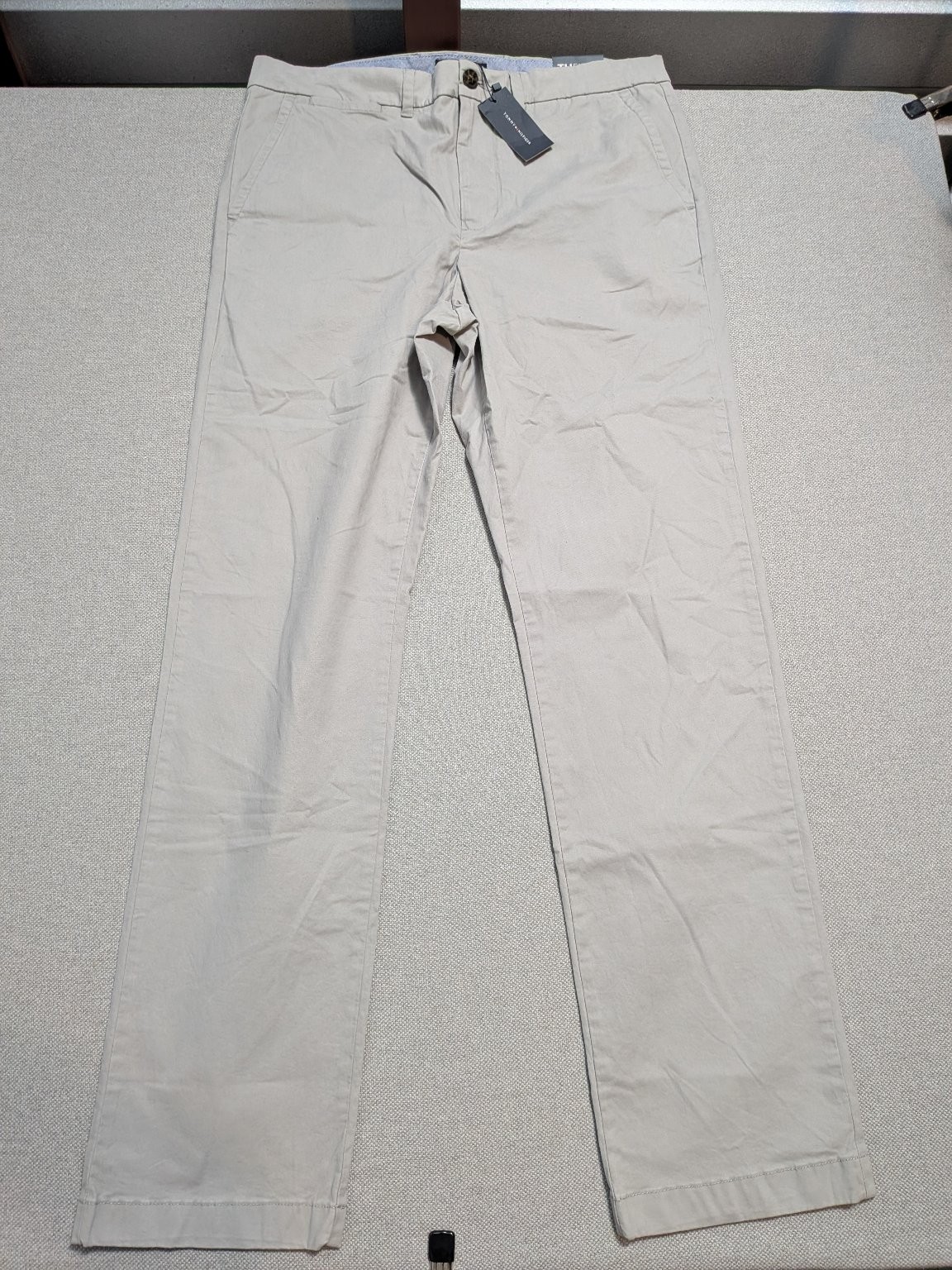 Tommy Hilfiger THFLEX Mens Pants Core Beige 36×36 Classic Fit Stretch Chino
