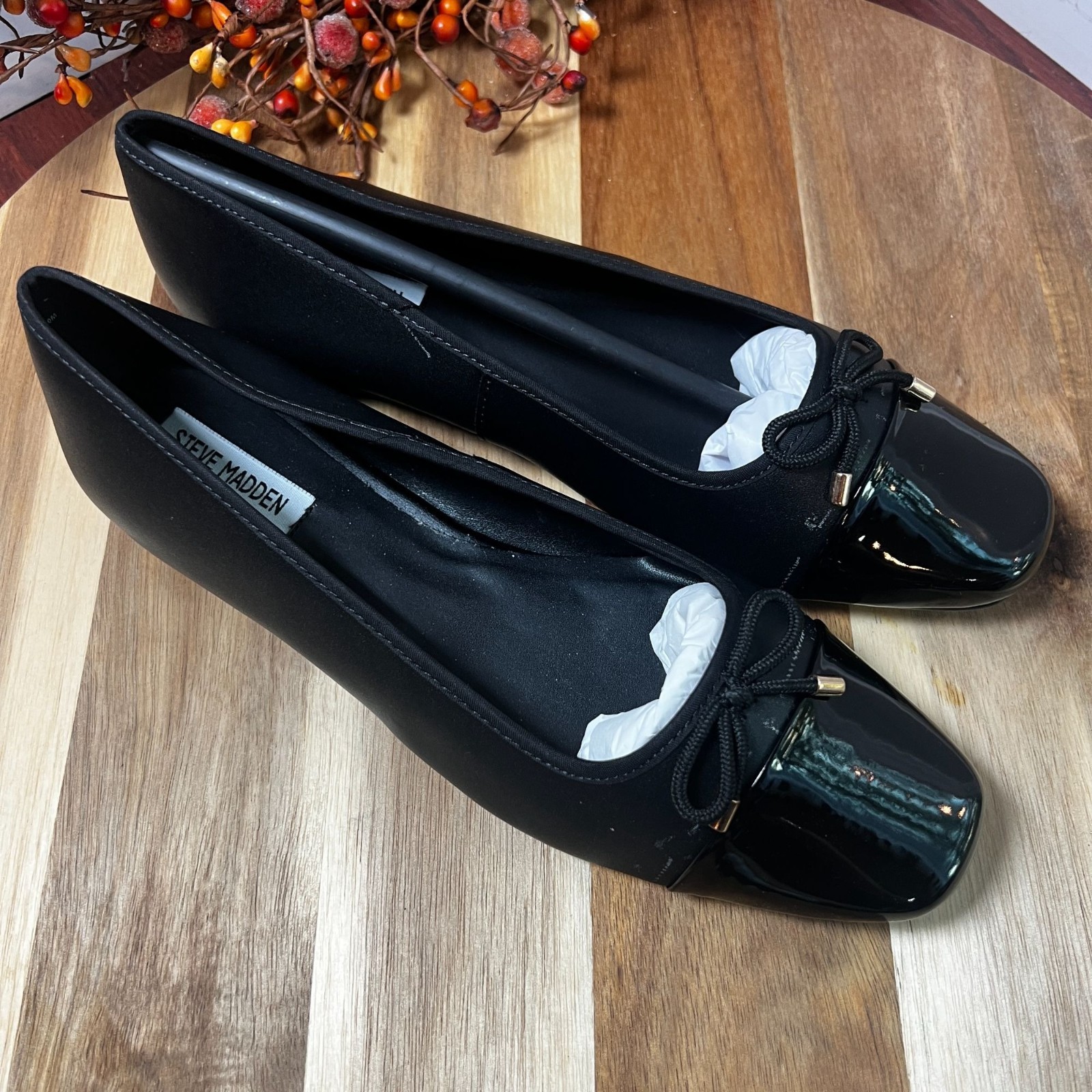 Steve Madden Celsius Solid Flat Women’s 10 Black Slip On Closure Bow Detail