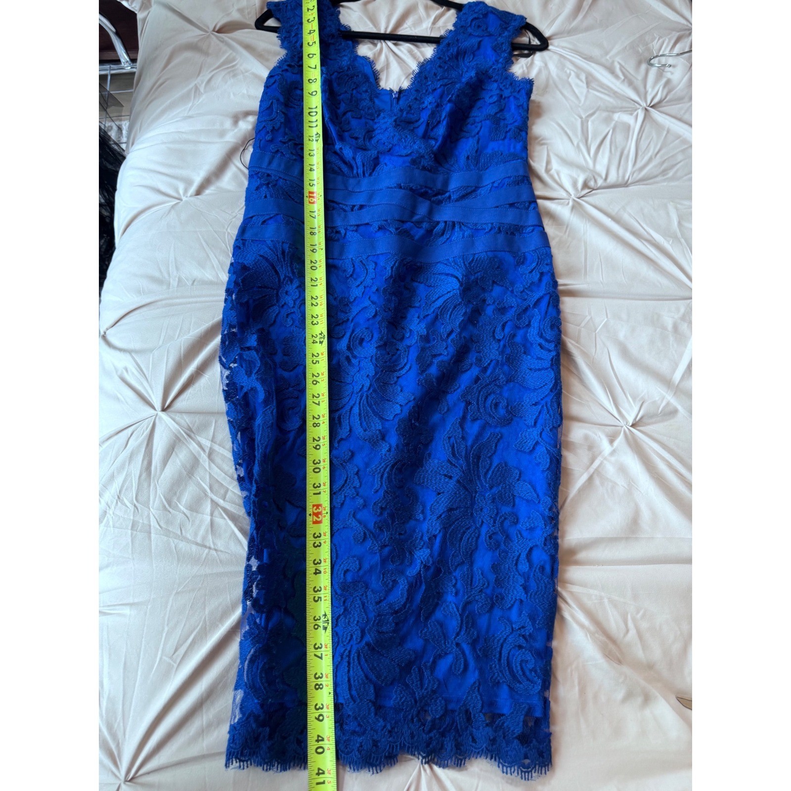 Tadashi Shoji Royal Blue Lace V-Neck Sheath Cocktail Dress Size 8 Banded Waist