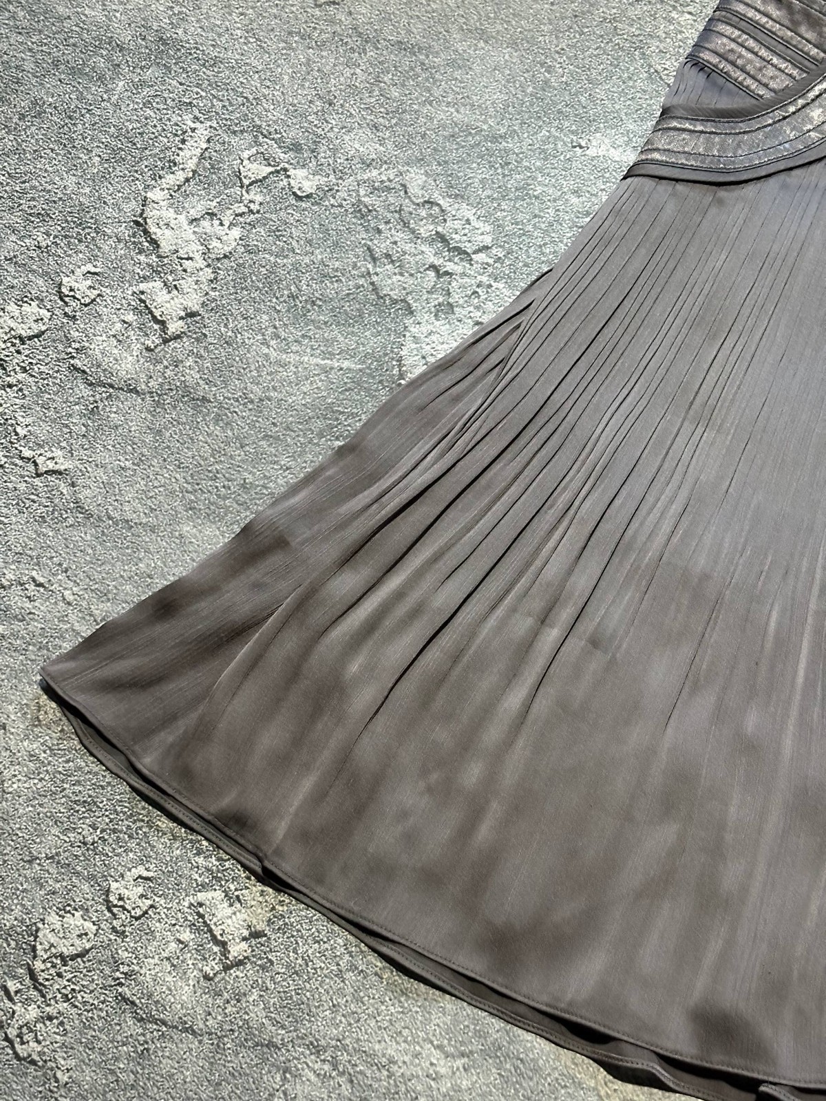 MORGAN DE TOI Pleated Mini Skirt Gray Brown Sz T36 UK 8 US 4 Satin Trim Flare