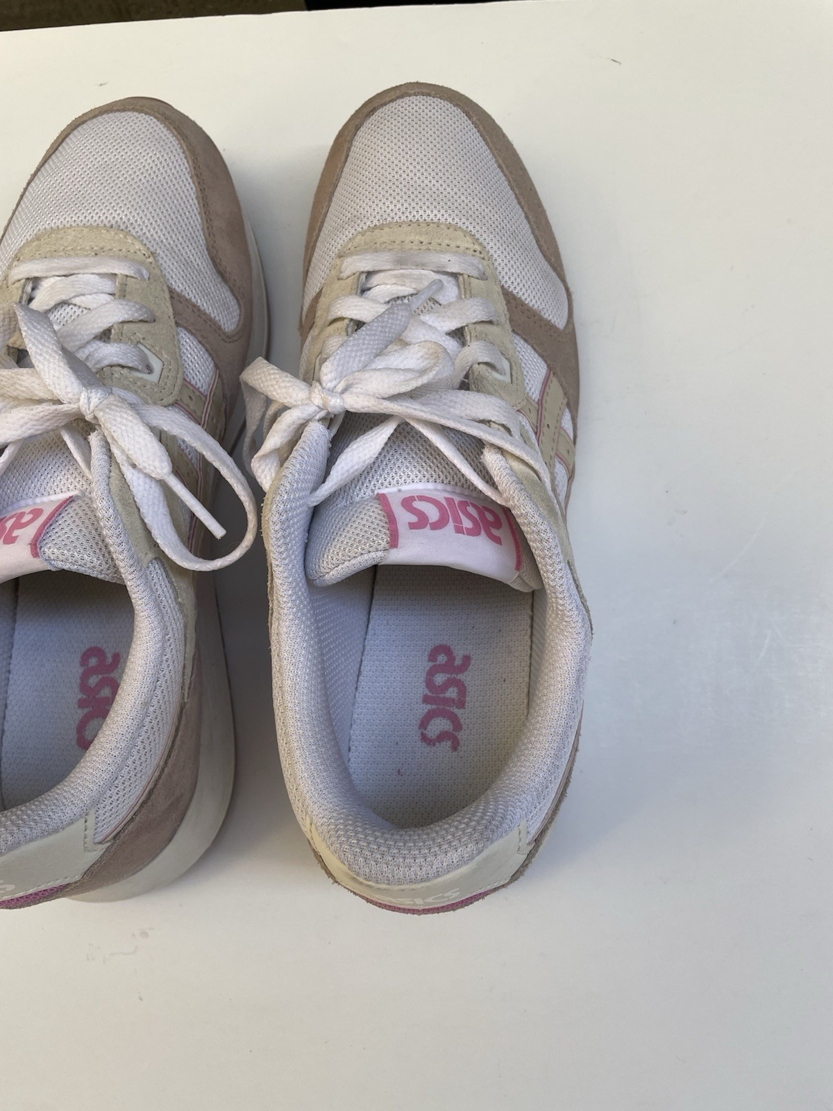 ASICS Lyte Classic Beige Cream Tan Mesh Suede Sporty Sneakers Womens Size 8