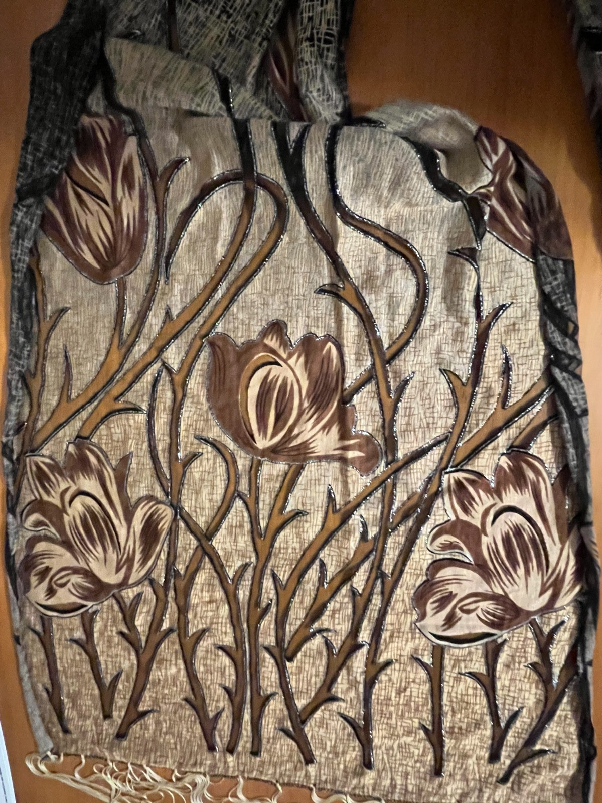 UNKNOWN MAKER FRINGED TASSELS SHAWL WRAP SCARF 76 X 17 IN W/CABOSHON PENDANT