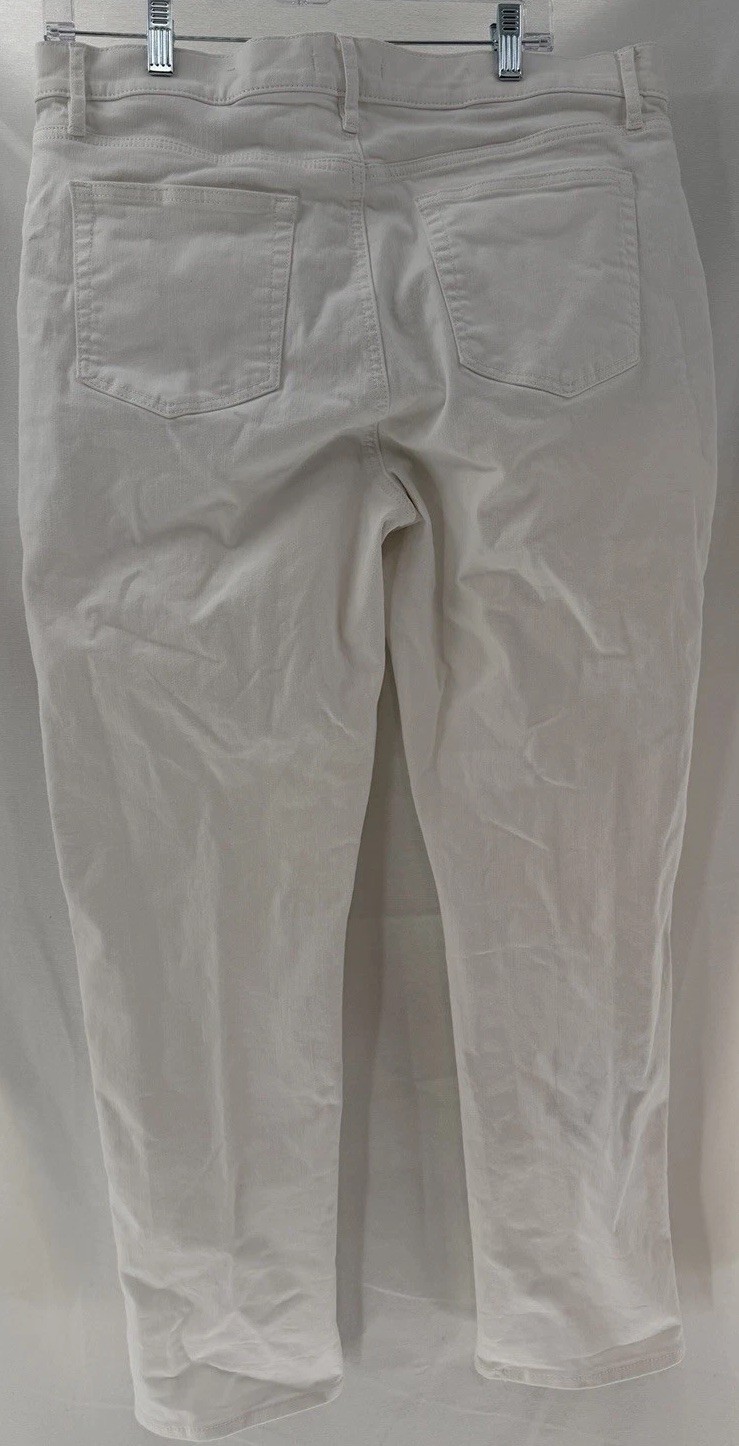 LOFT White Girlfriend Jeans 32 Sz 14 Preppy Classic Capsule Trendy College City