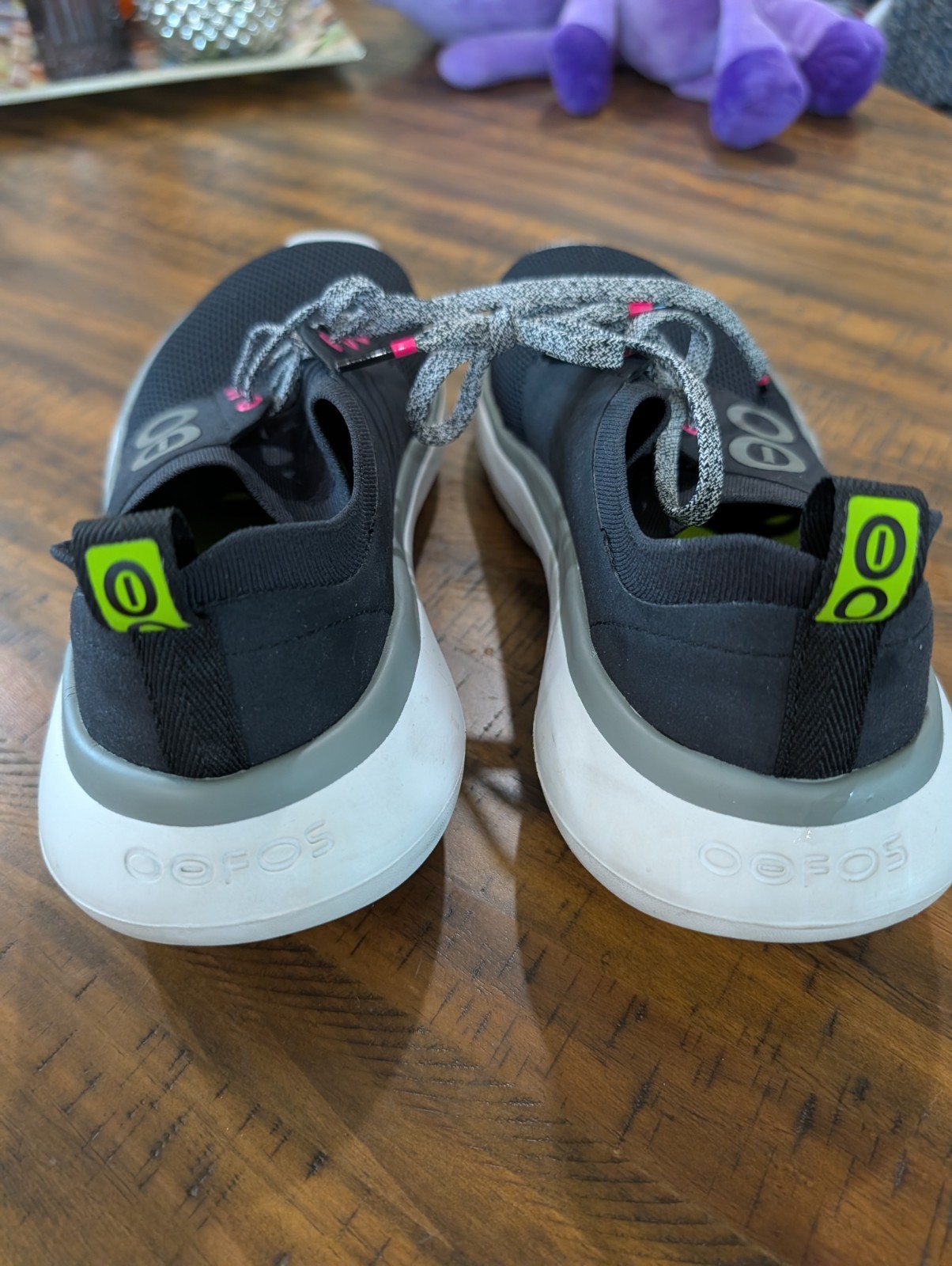 Women’s OOFOS OOmy Stride Size 8