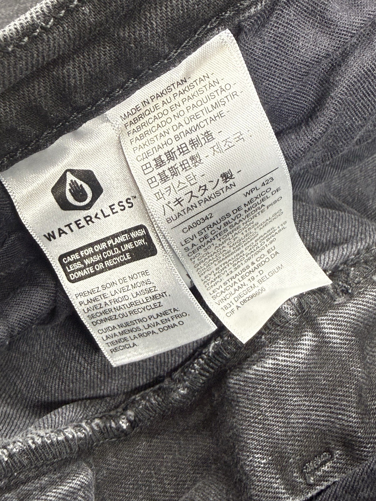 Levi’s Premium 511 Slim Jeans Mens 36×32 Black Gray Distressed Stretch Denim