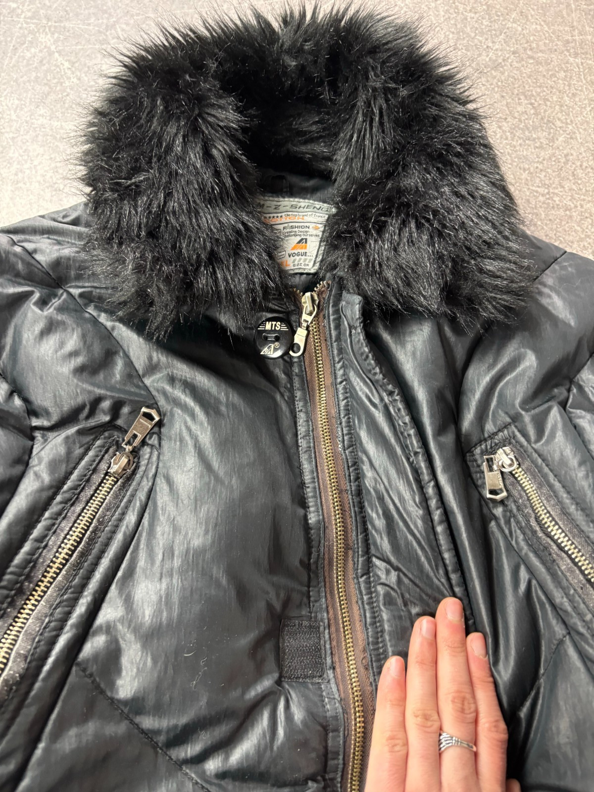 Vintage Y2K Black Puffer Bomber Jacket Faux Fur Collar Shiny Aviator Streetwear