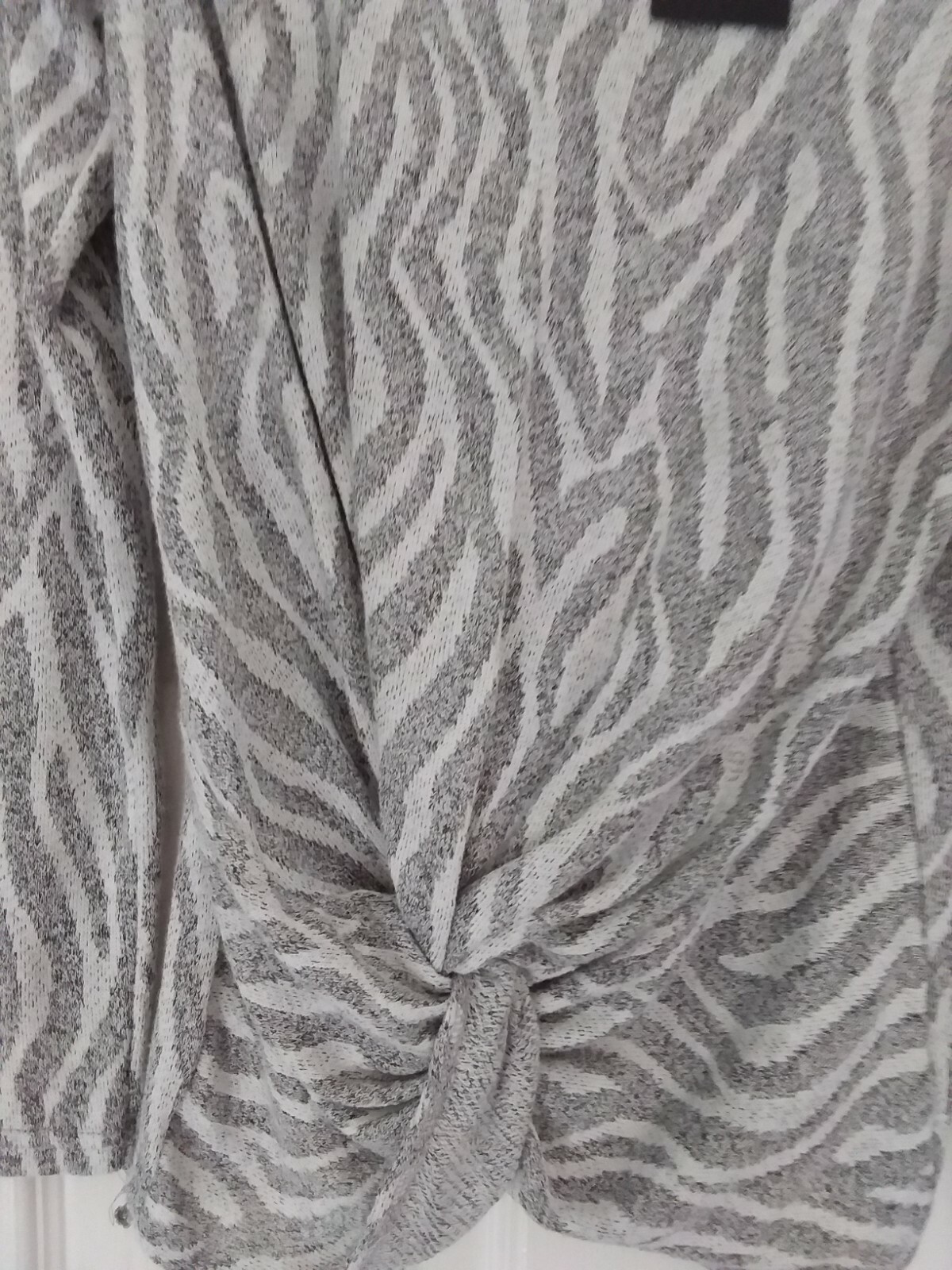 BNWT WOMANS ZEBRA TWIST TOP GREY SIZE 8uk TAGS