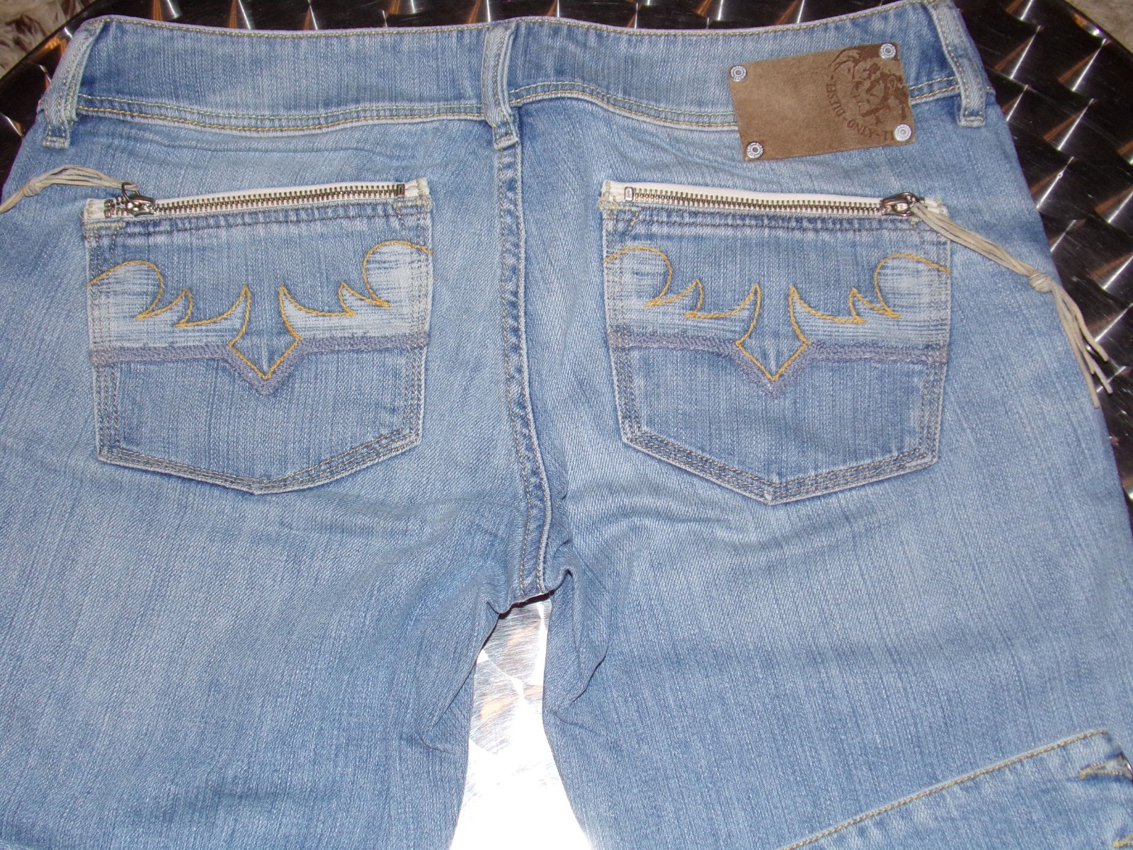diesel 31 Capri Jeans Light Wash Zipper Pockets and fly 18″ inseam
