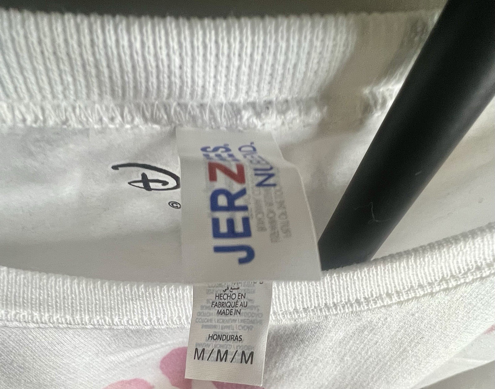 Men’s Comfy Squad White Sweat Shirt, Size Medium, Brand New