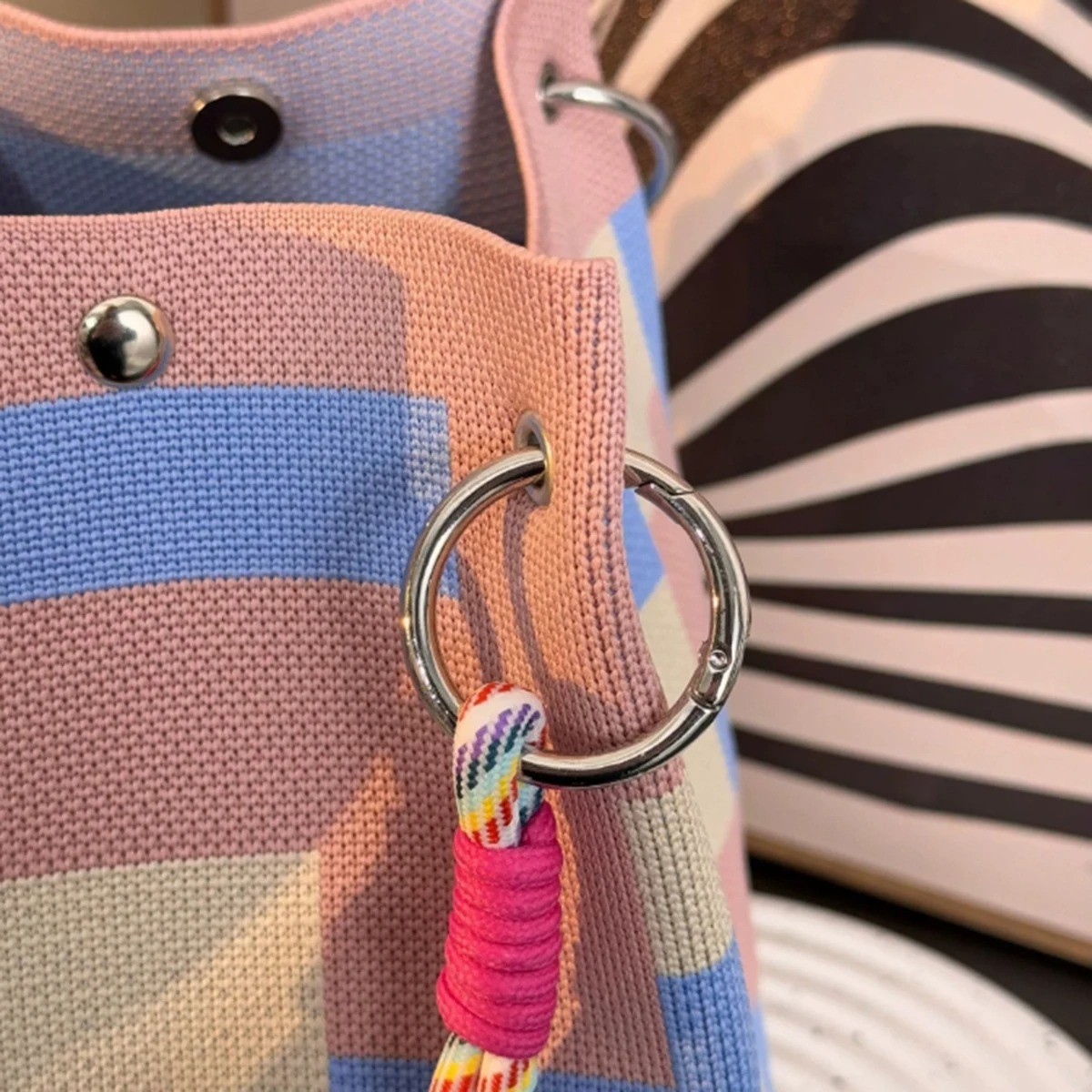 Multi-color Knitted Retro Bucket Handbag – Simple Color-block Versatile Bag