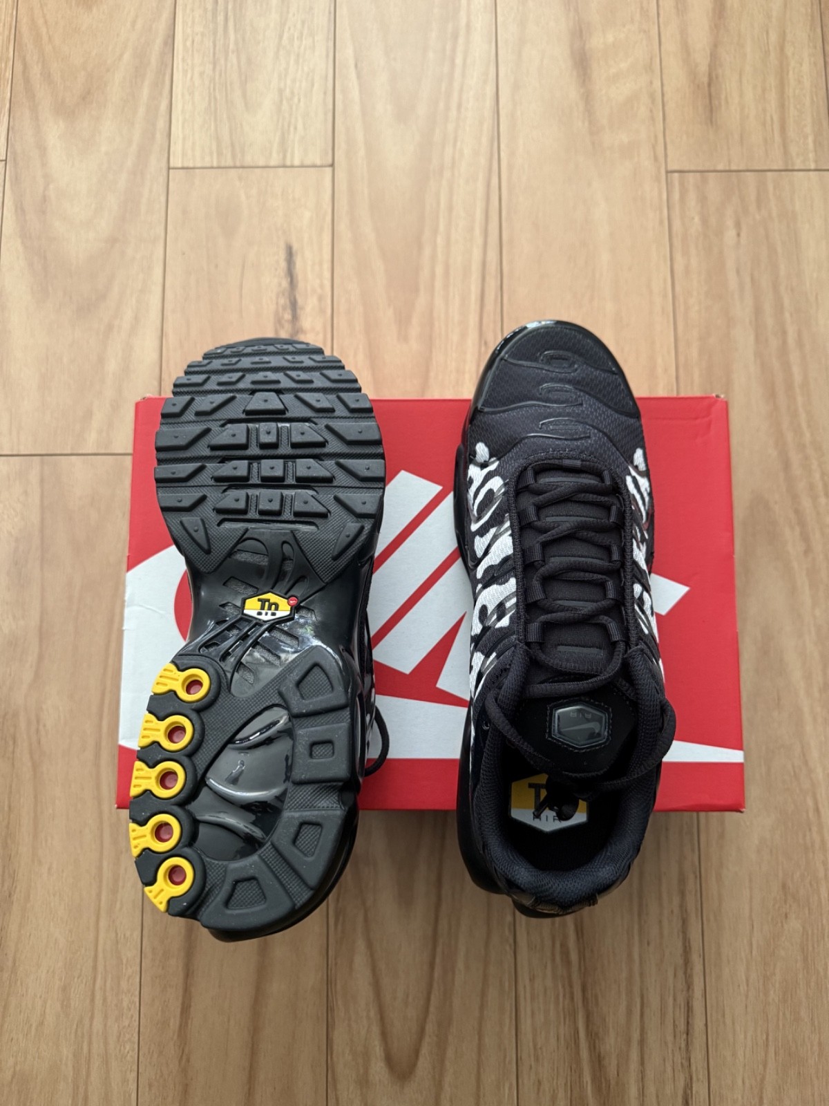 Nike Air Max Plus TN Tuned Triple Black Homerun NYC US 10 IR8793-001
