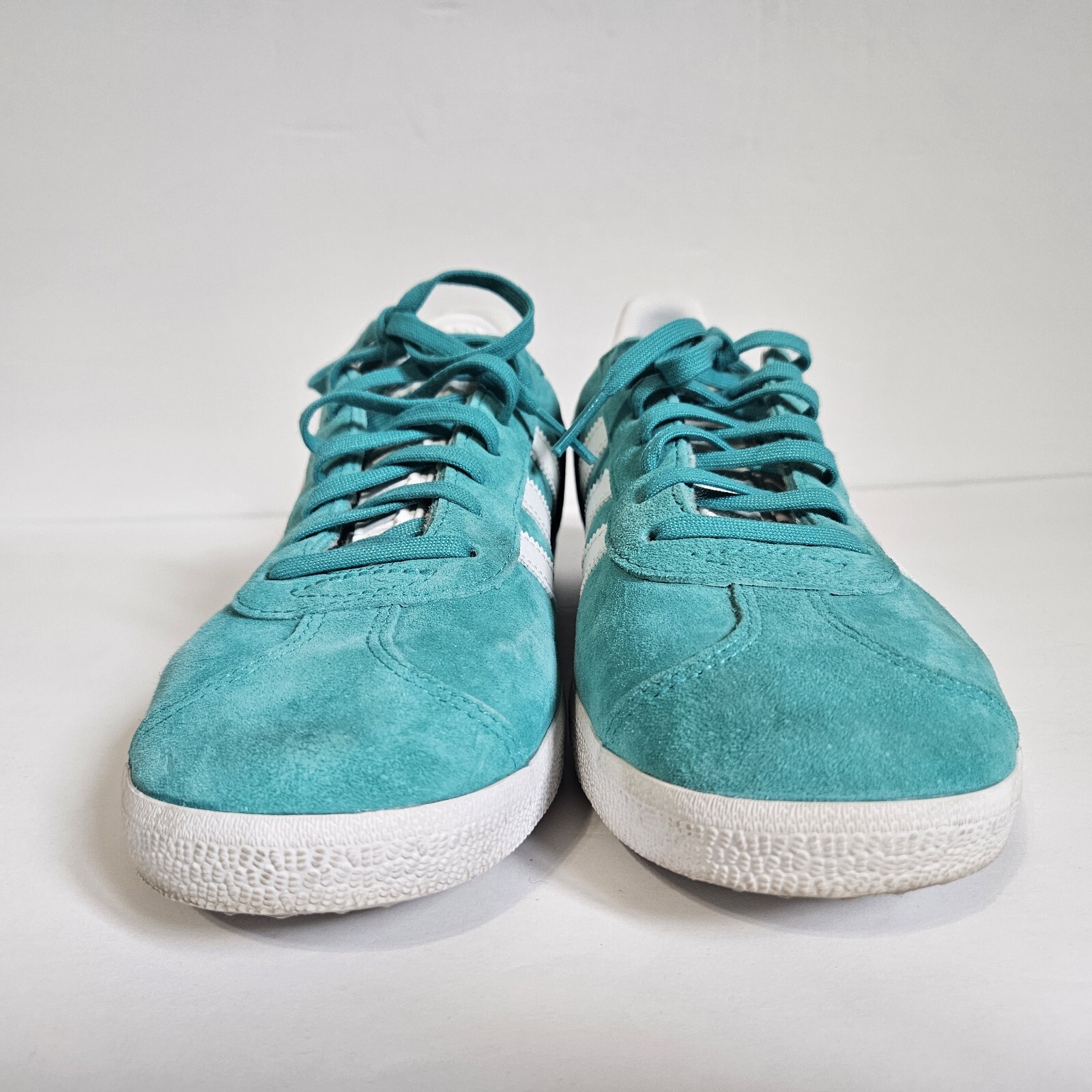Adidas Gazelle Hi-Res Aqua and White Mens Size US 7 EU 40 EE5510