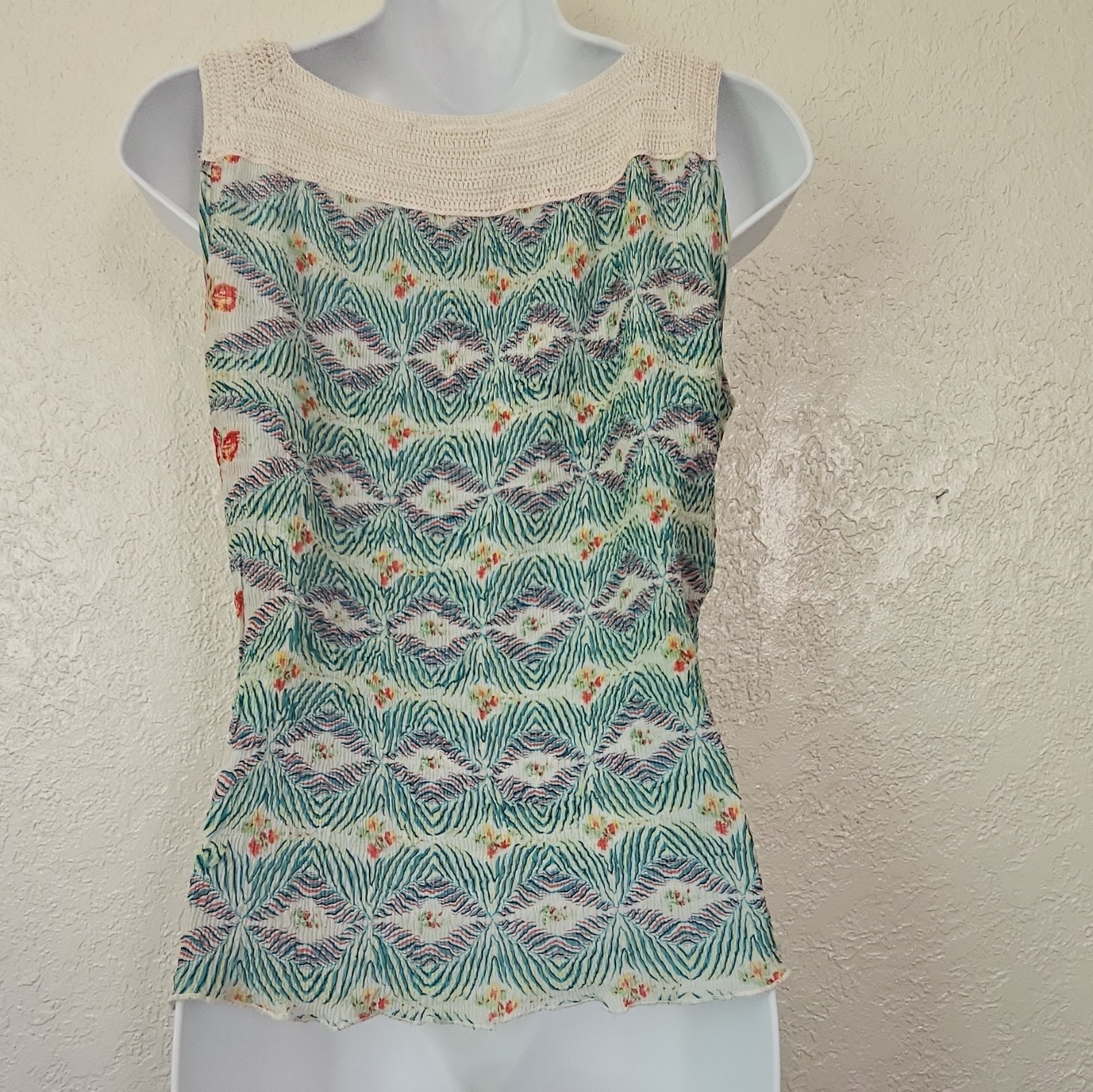 Alberto Makali SzM L Pleated Sleeveless Top Hand-painted Crochet Appliqués Artsy