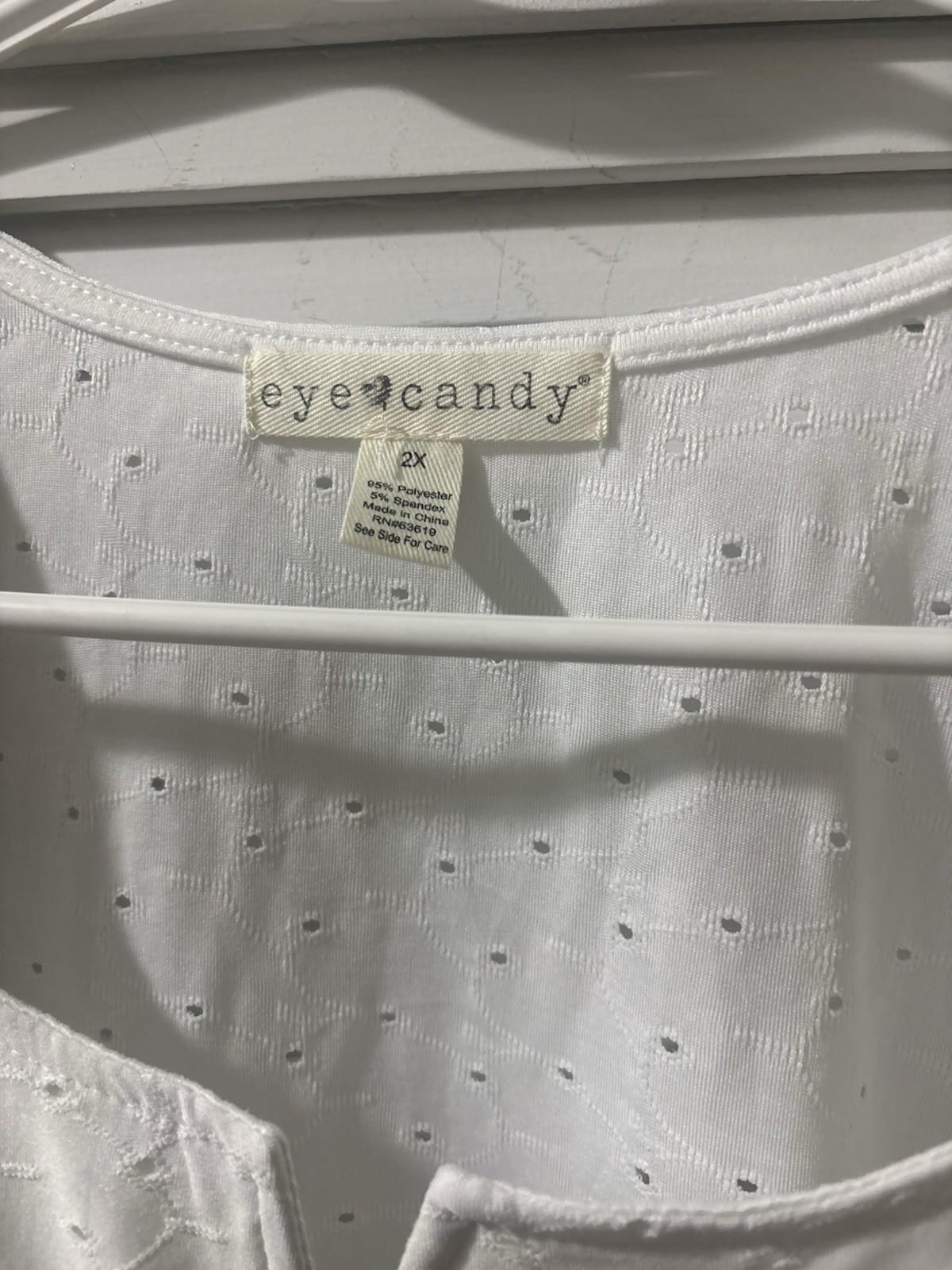 Eye Candy White Solid Split Neck Knit Short Sleeve Eyelet Pullover Top 2X