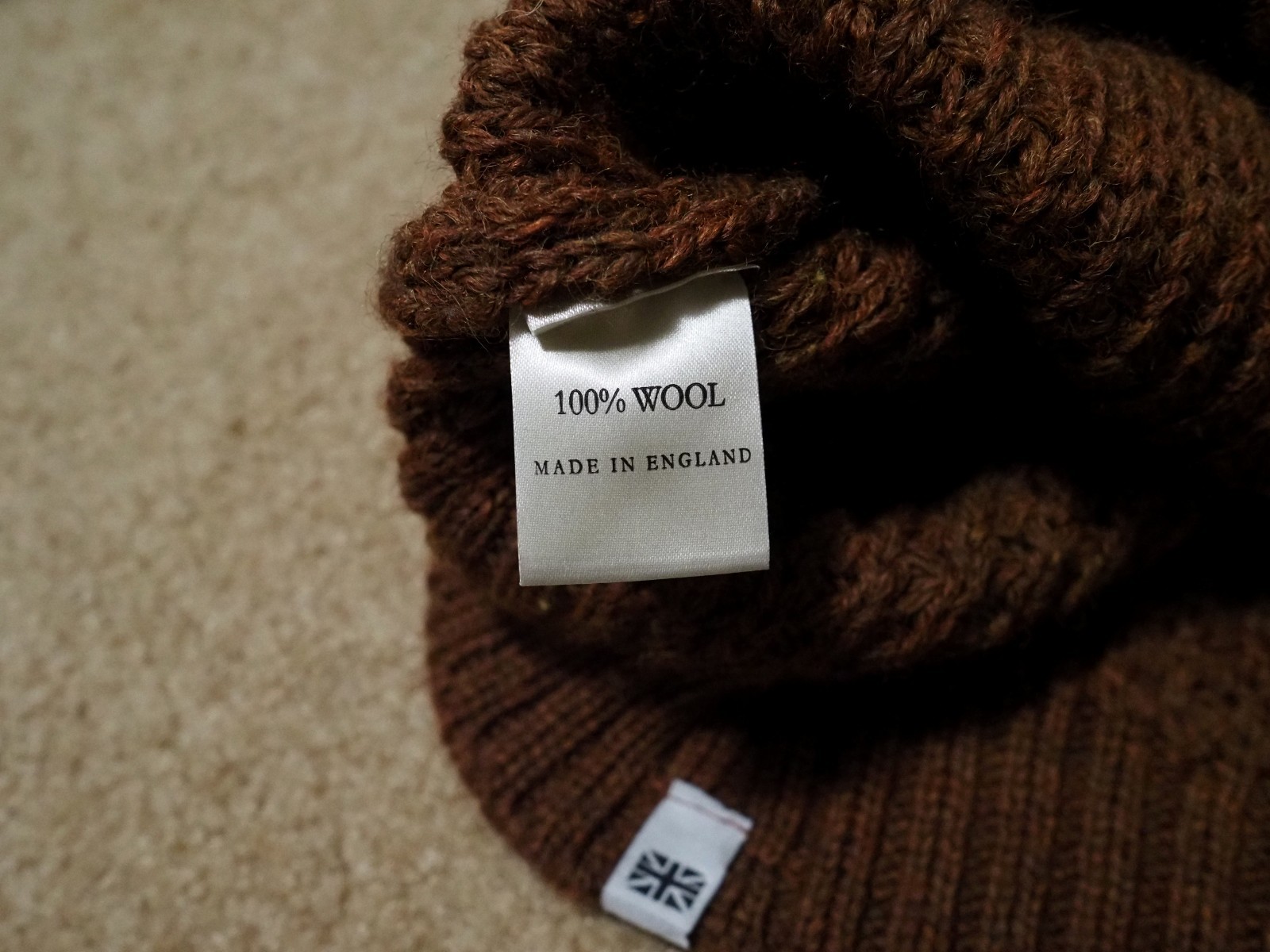Peregrine Waffle Crew Neck Jumper Cinnamon Sweater Wool Mens Small NWOT
