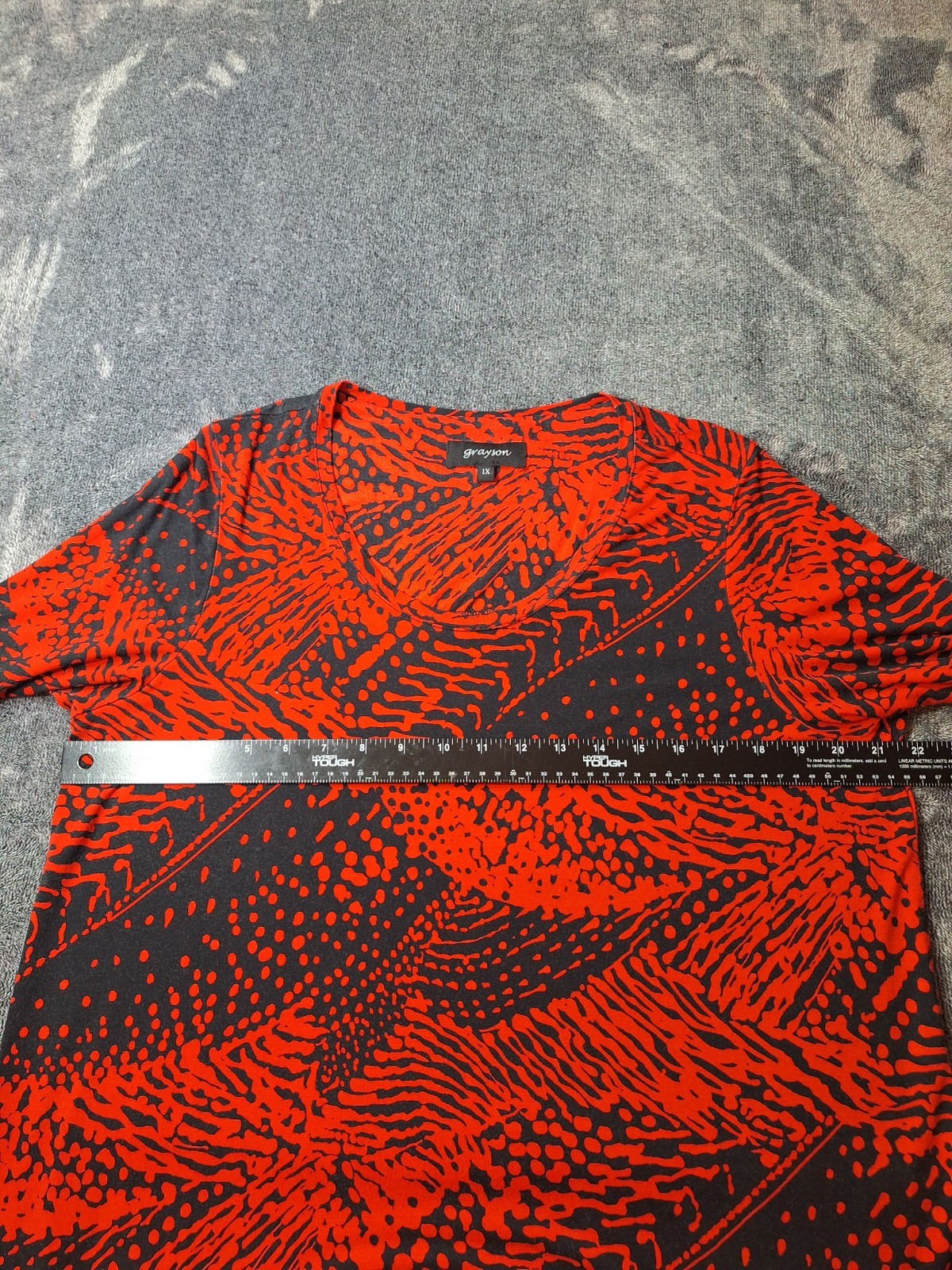 Grayson Slinky Jersey Knit Tunic Blouse Womens 1X Red Black Animal Print…