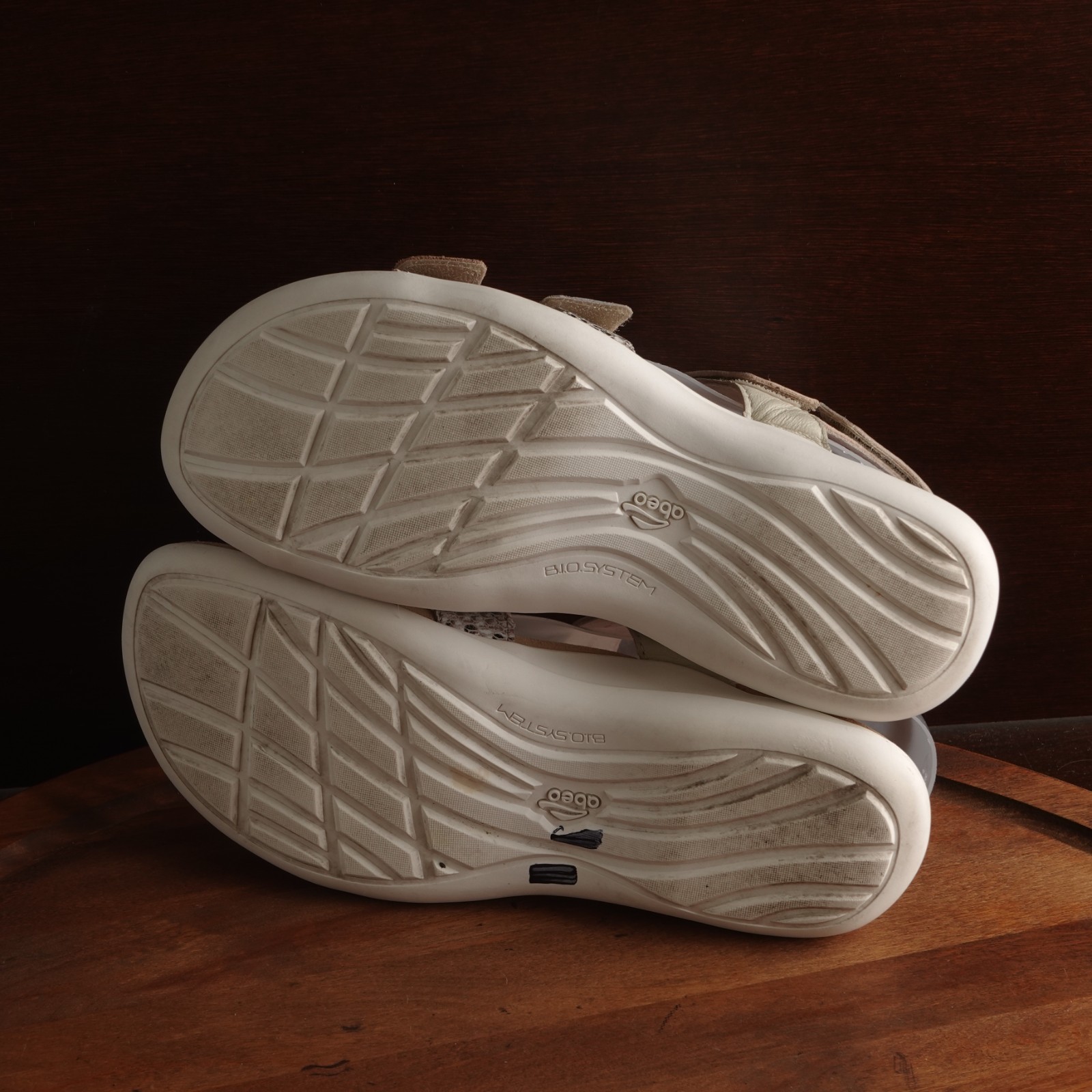 Abeo Sandals WMS SZ 8 Beige Briar Leather Comfort Coastal Walking Travel Shoes