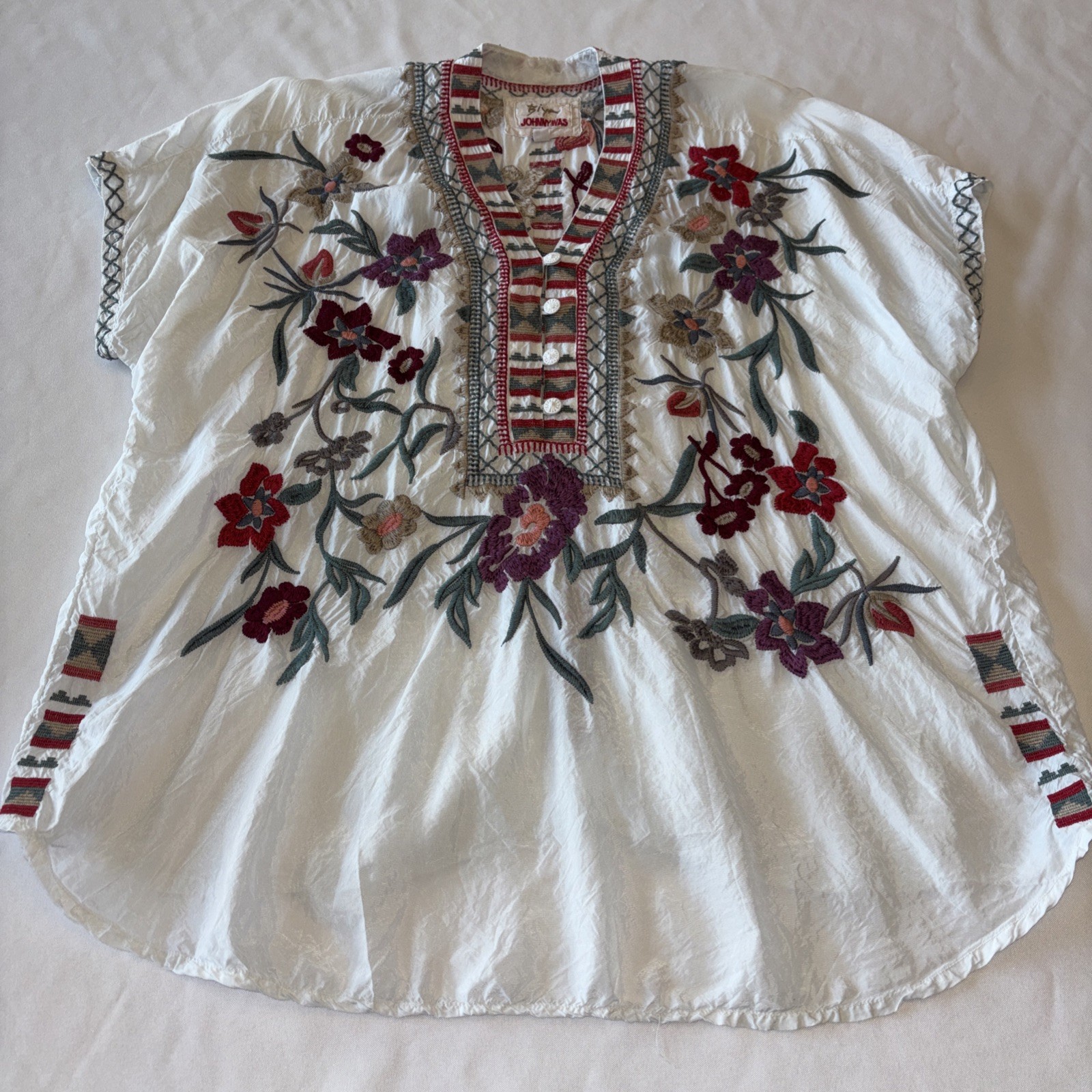 Johnny Was Small White Floral Embroidered VNeck Short Sleeve Button Vintage Boho