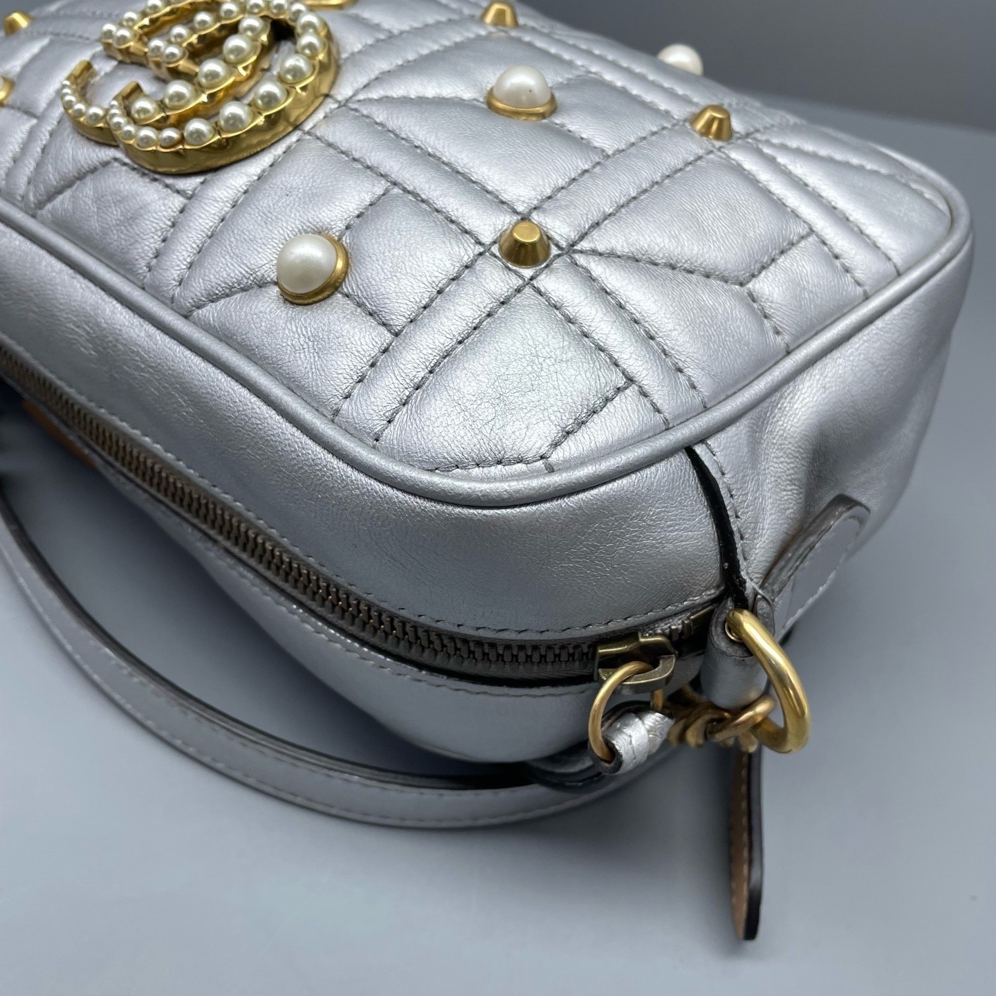 Gucci Pre-Owned Authentic Camera Bag Silver 24*14*7cm Silver