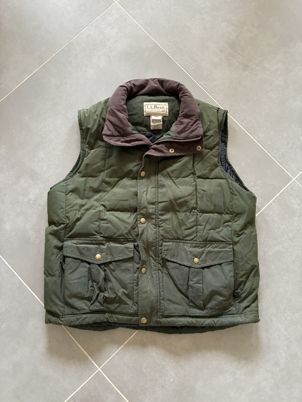 L.L. Bean Vest Men’s Size M Green Quilted Full Zip Oil Skin Waxed Down Vest