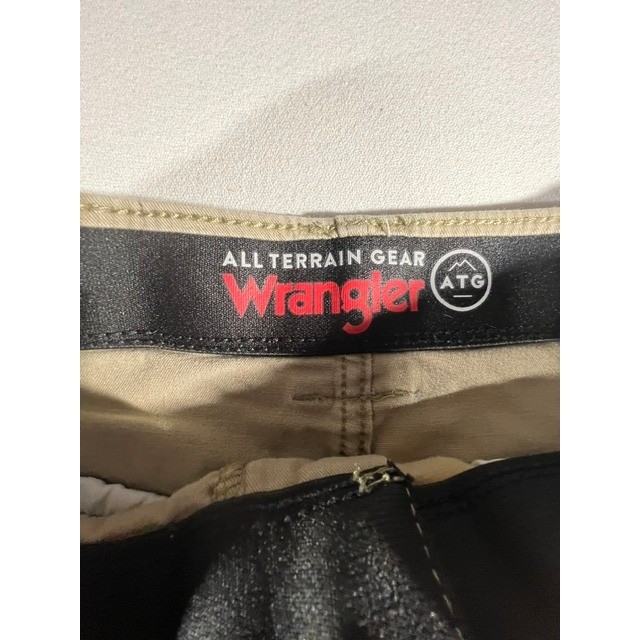 Wrangler ATG Cargo Pants Mens 32×30 Khaki Tan Excellent Stretch Utility Outdoor