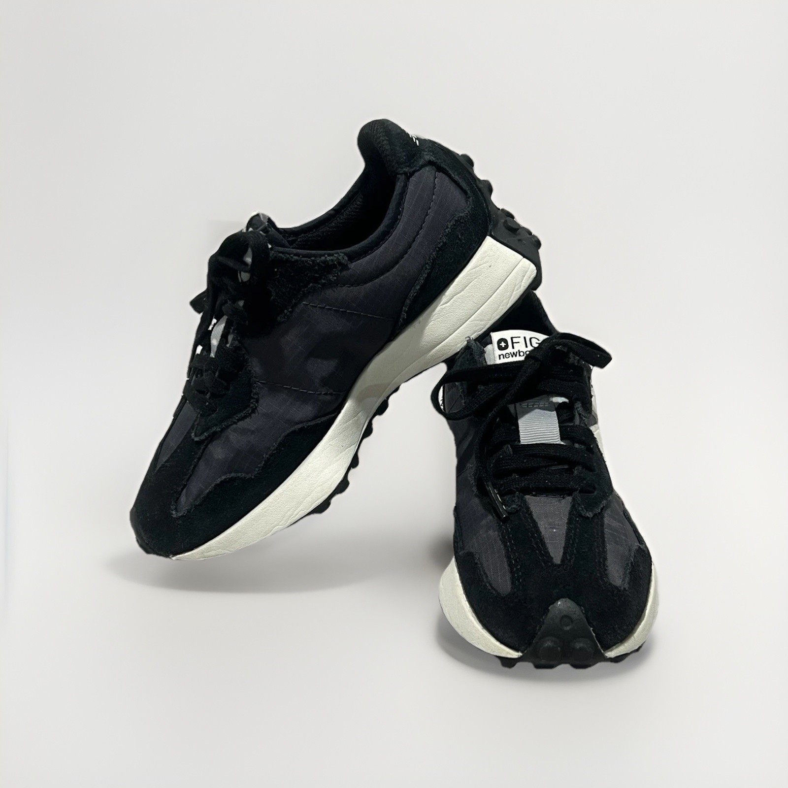 FIGS New Balance 327 Black – Men’s 4.5 Women’s 6 EU 37