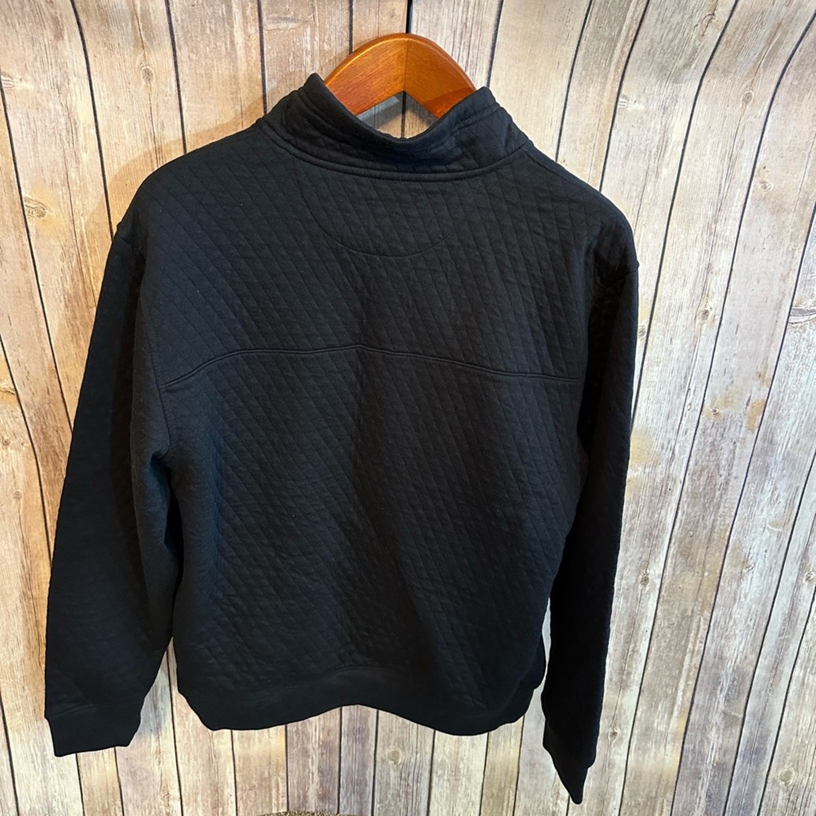 Kenneth Cole men’s large black quilted sweater/sweatshirt. New without tags