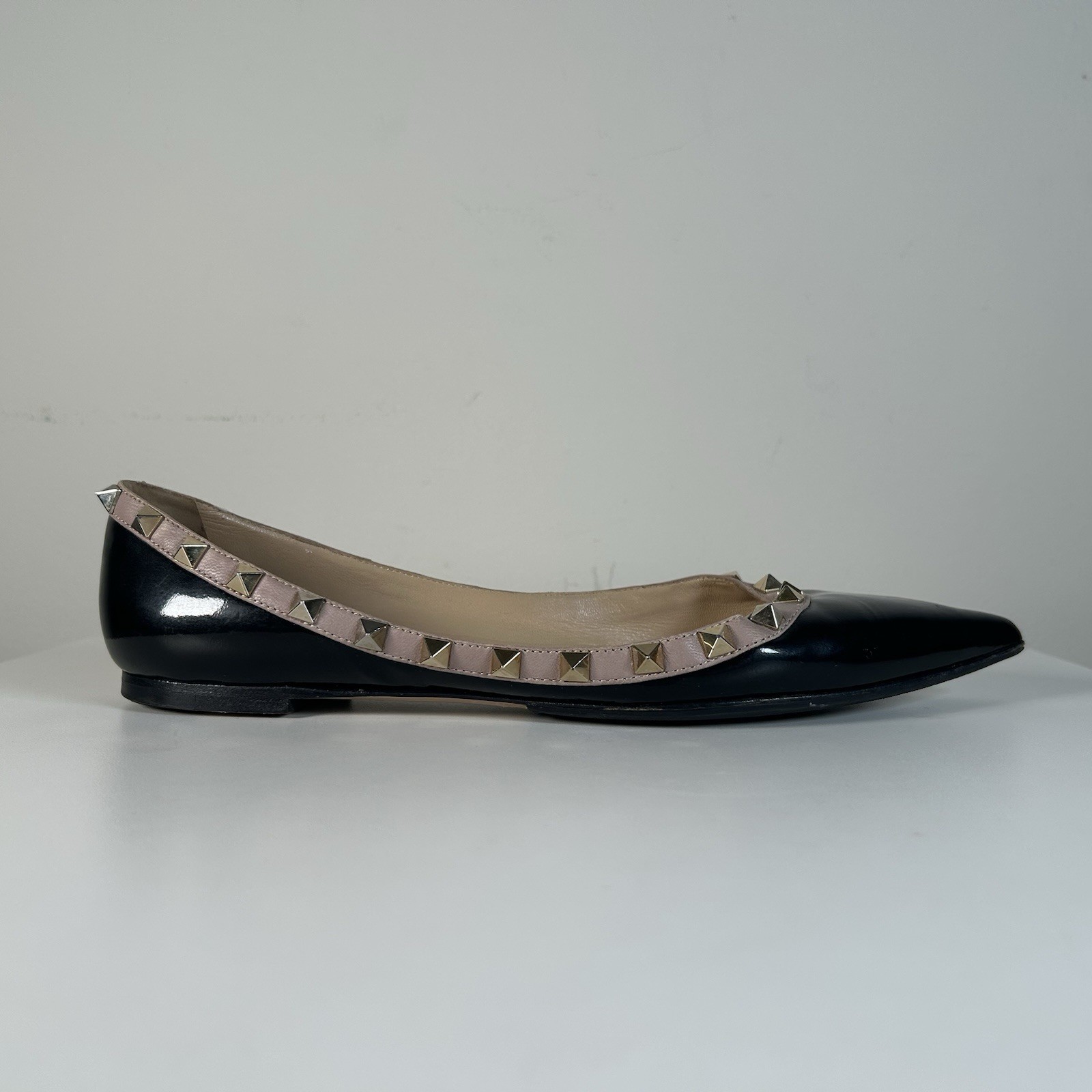 Valentino Garavani Rockstud Ballet Flats Black Pointed Toe Patent Leather Sz 39