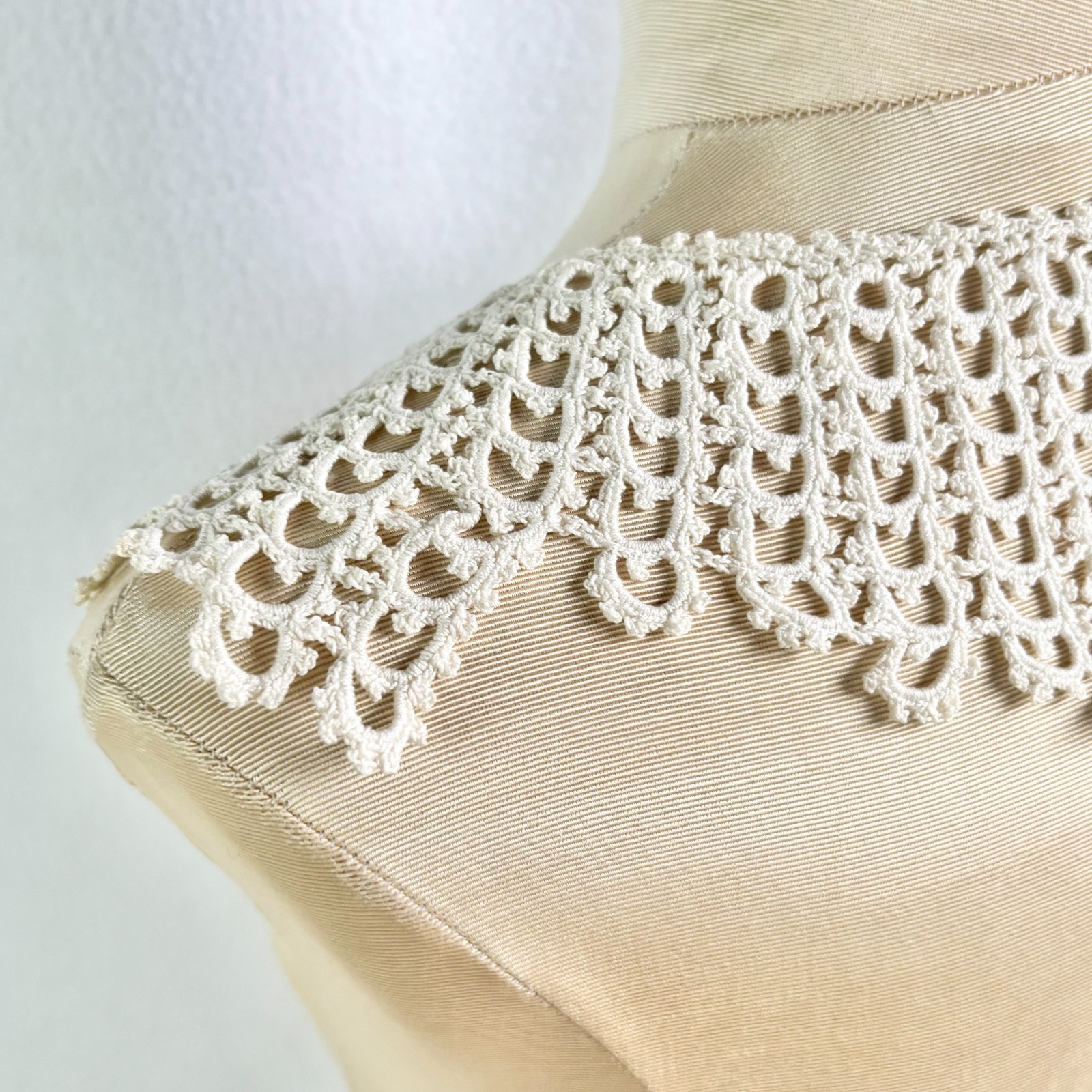 Vintage White Tatted Detached Collar