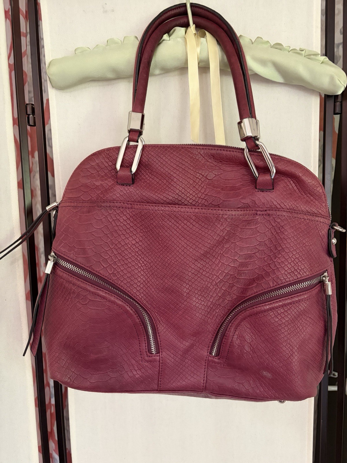 B Makowsky Purple Snake Texture 💯 Leather Exterior Shoulder Bag EUC