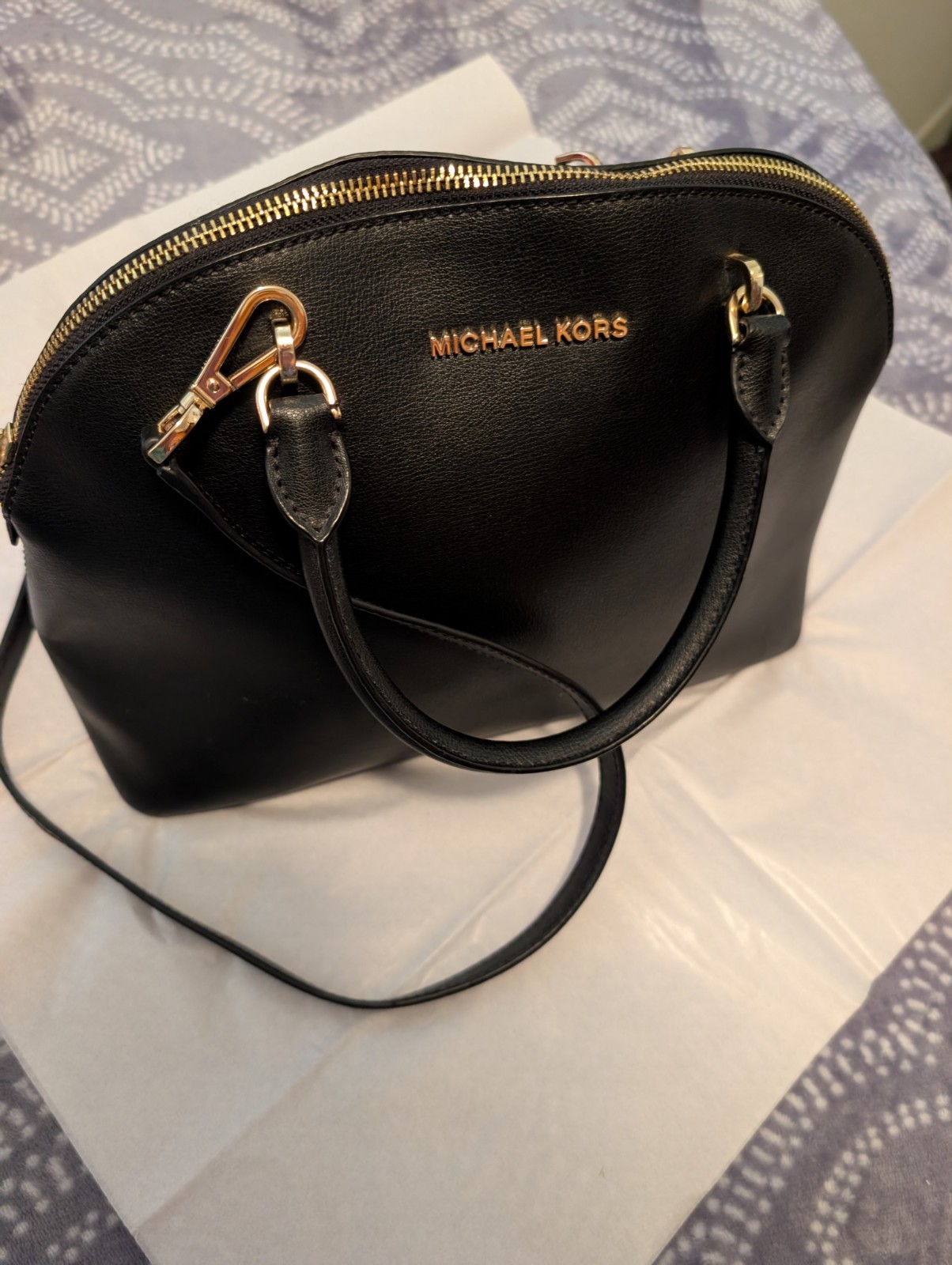 Michael Kors Black Satchel Top Handle Bag Zip Closure Inner Pockets Gold